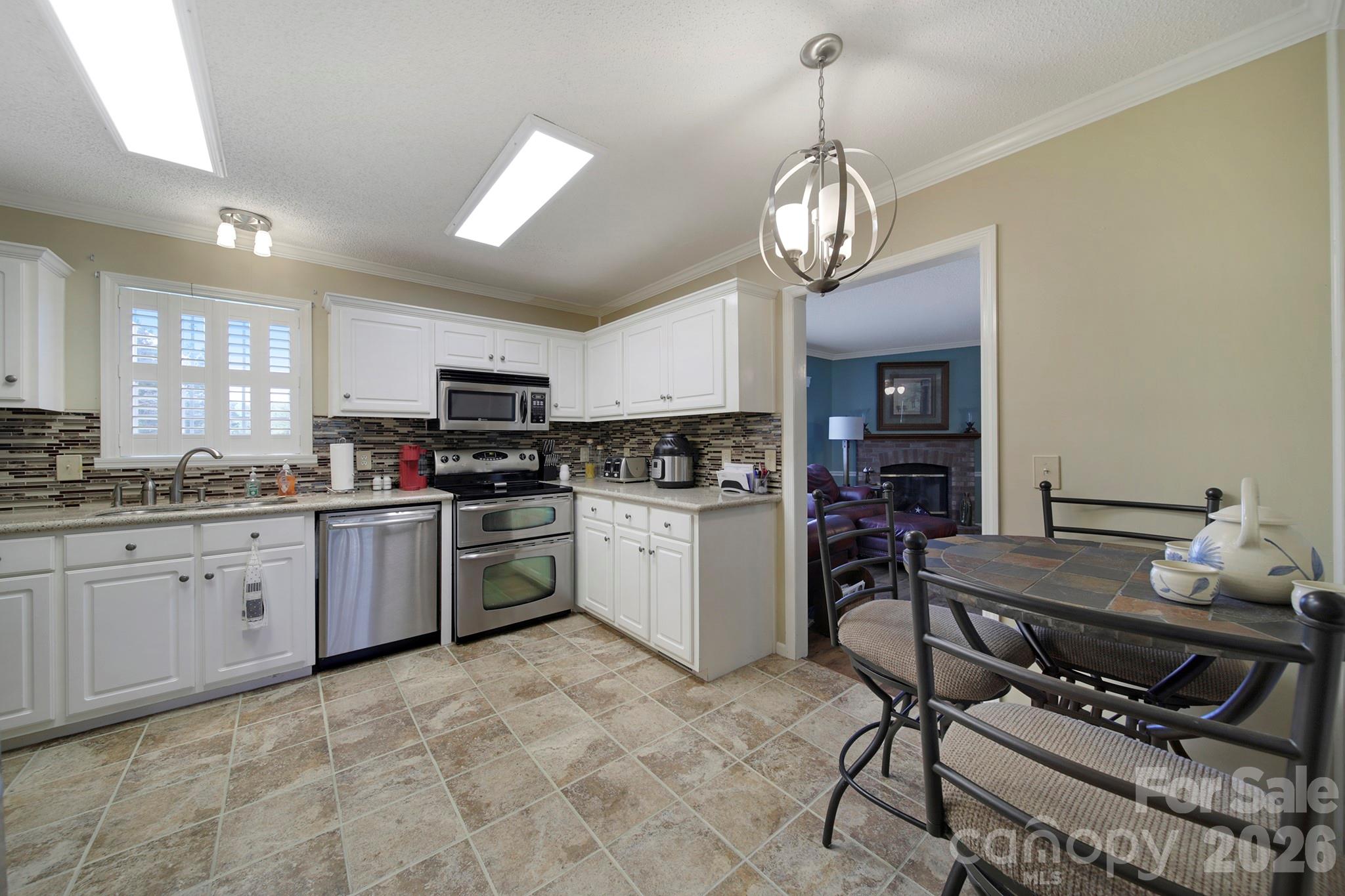 1915 Beach Lane Property Photo 21
