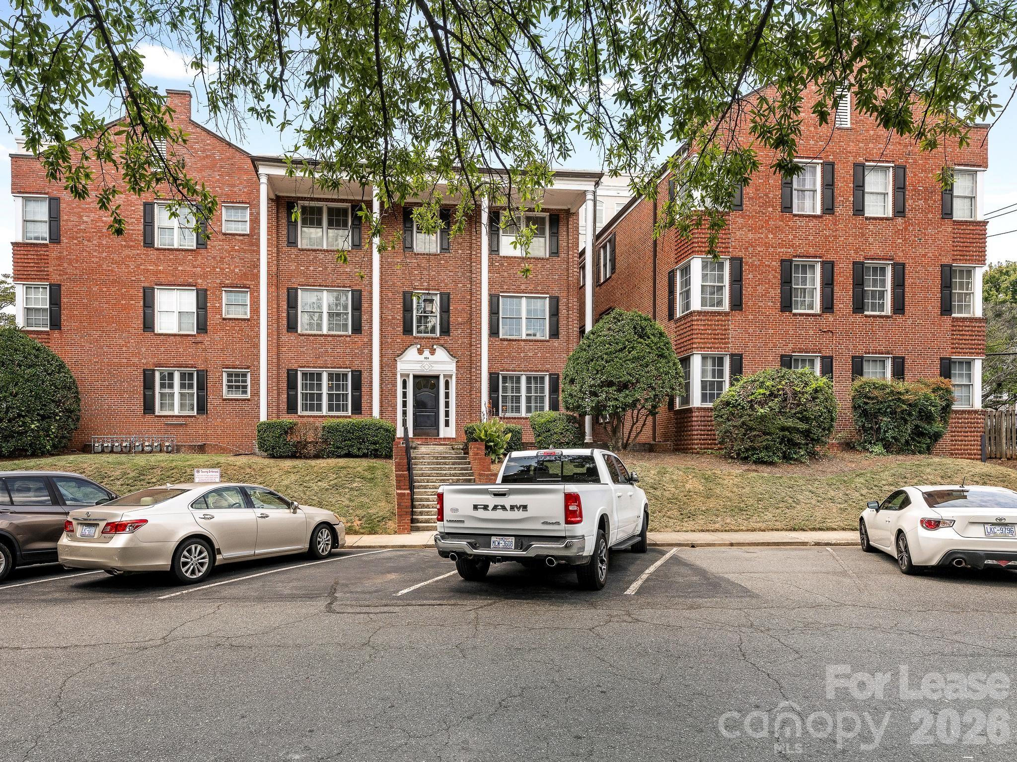 924 Monticello Terrace Terrace 103 Property Photo 15