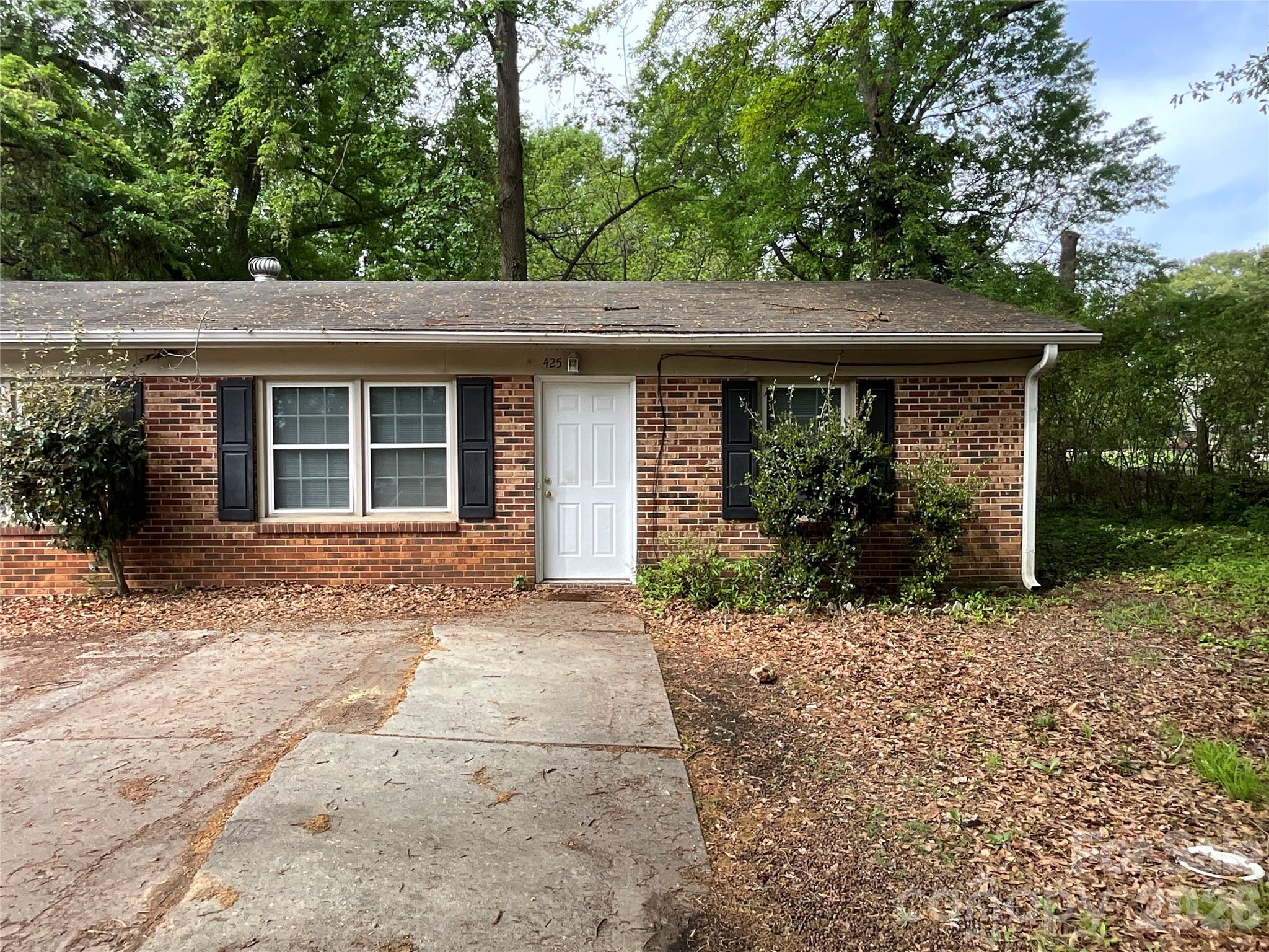 423 N Carpenter Street Property Photo 4