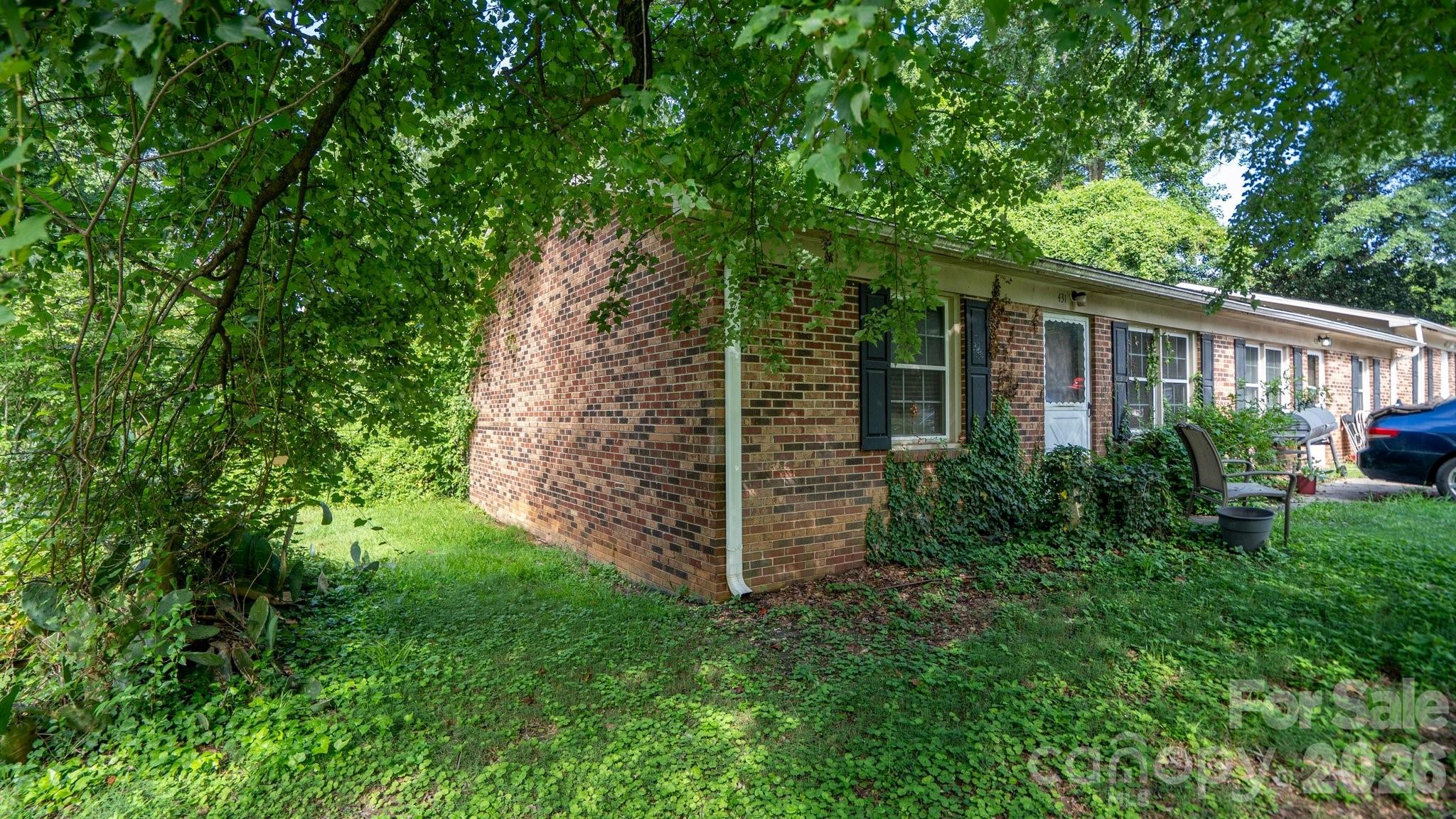 423 N Carpenter Street Property Photo 6