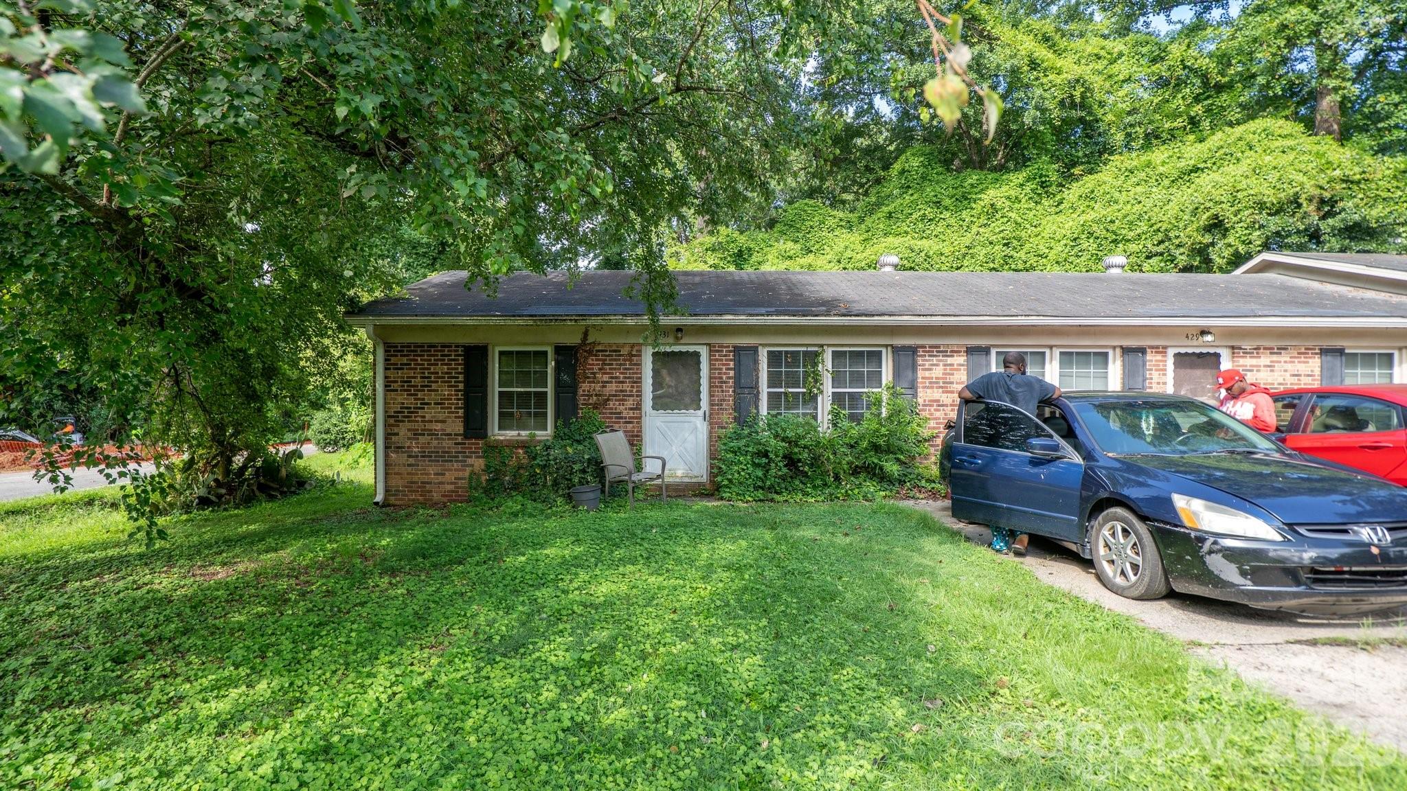 423 N Carpenter Street Property Photo 7