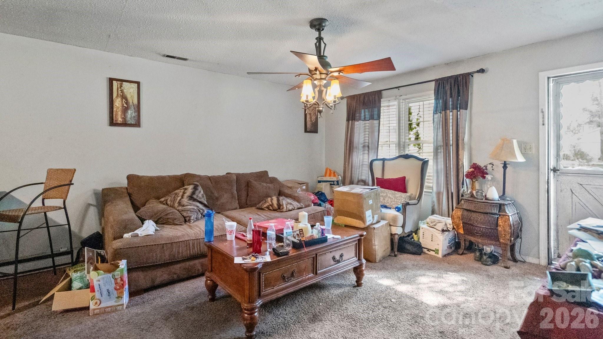 423 N Carpenter Street Property Photo 8