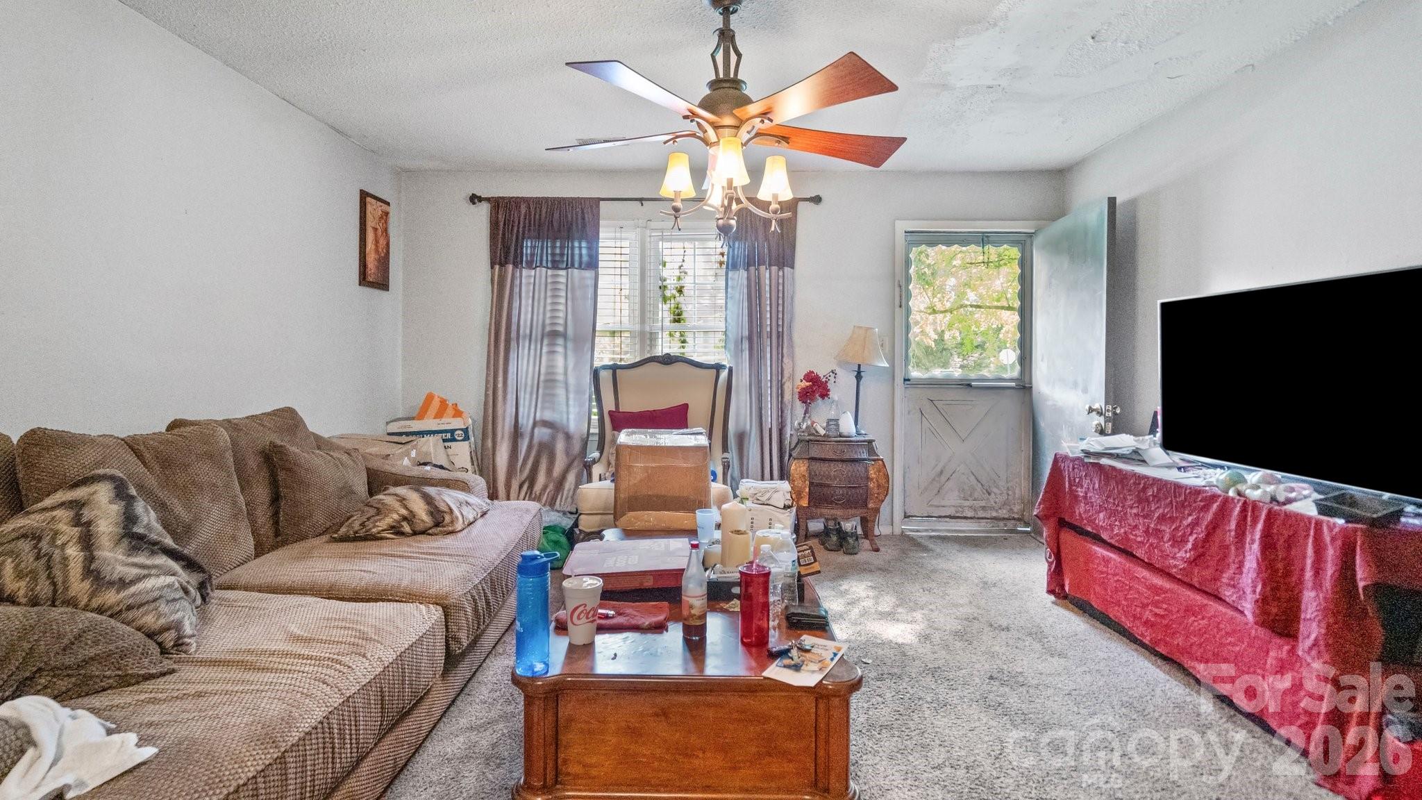 423 N Carpenter Street Property Photo 10