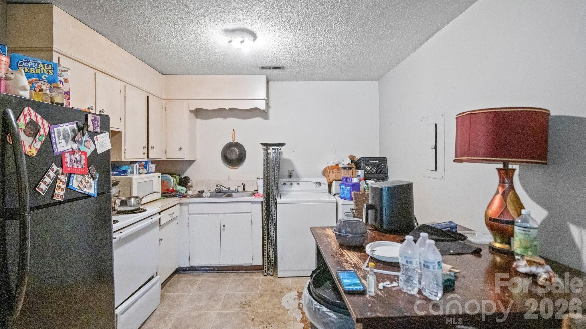 423 N Carpenter Street Property Photo 13