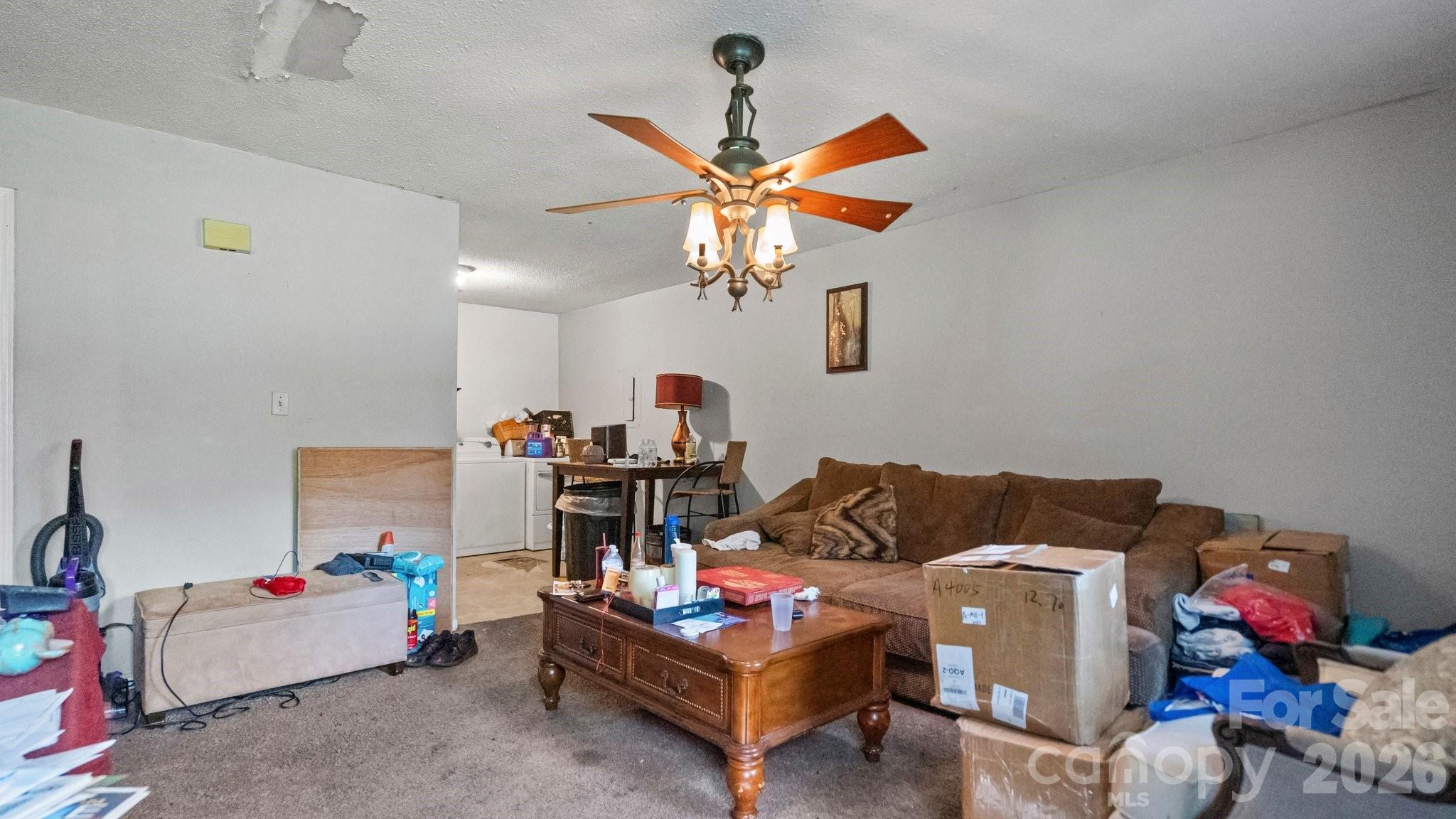 423 N Carpenter Street Property Photo 21