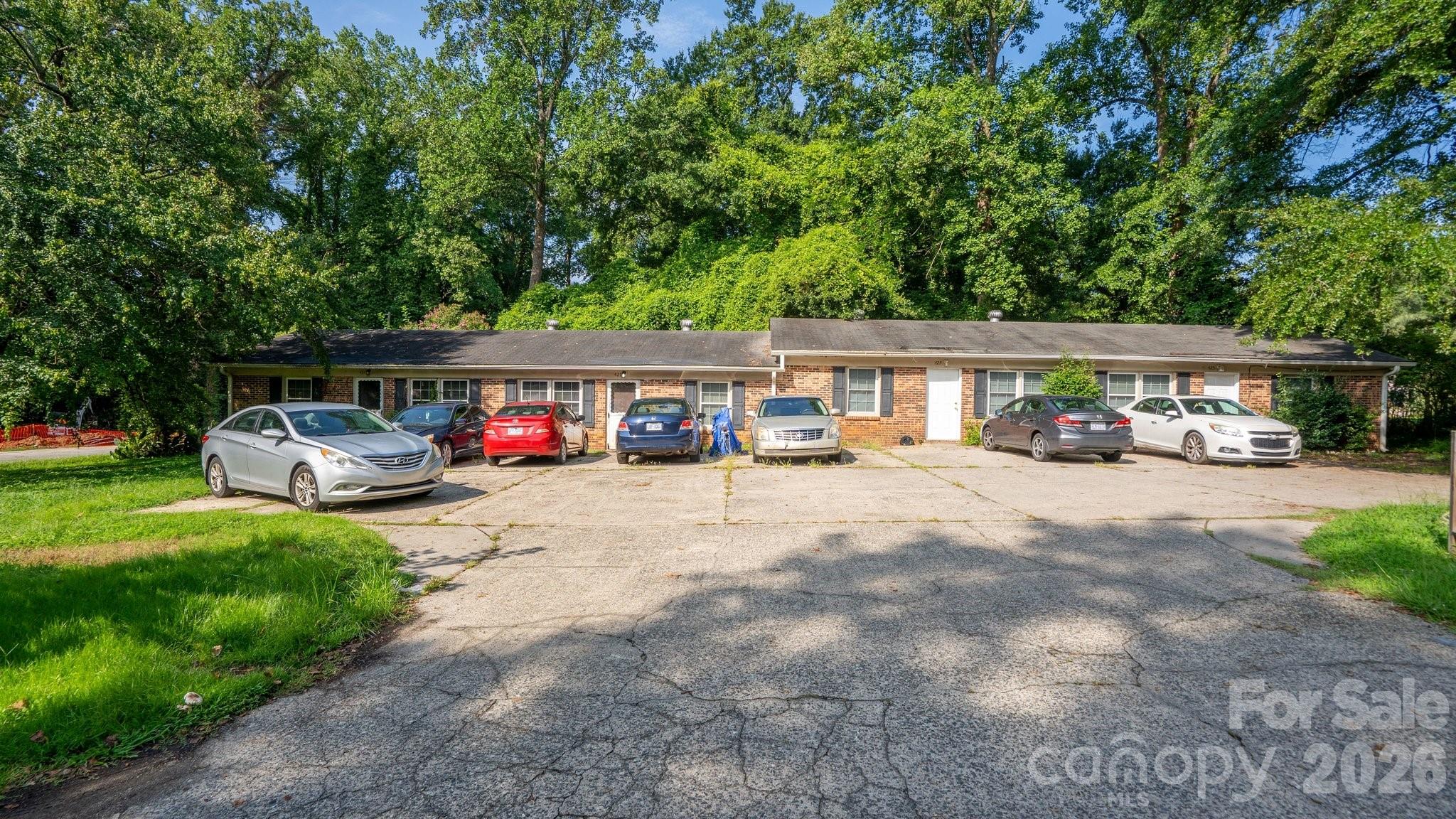 423 N Carpenter Street Property Photo 23
