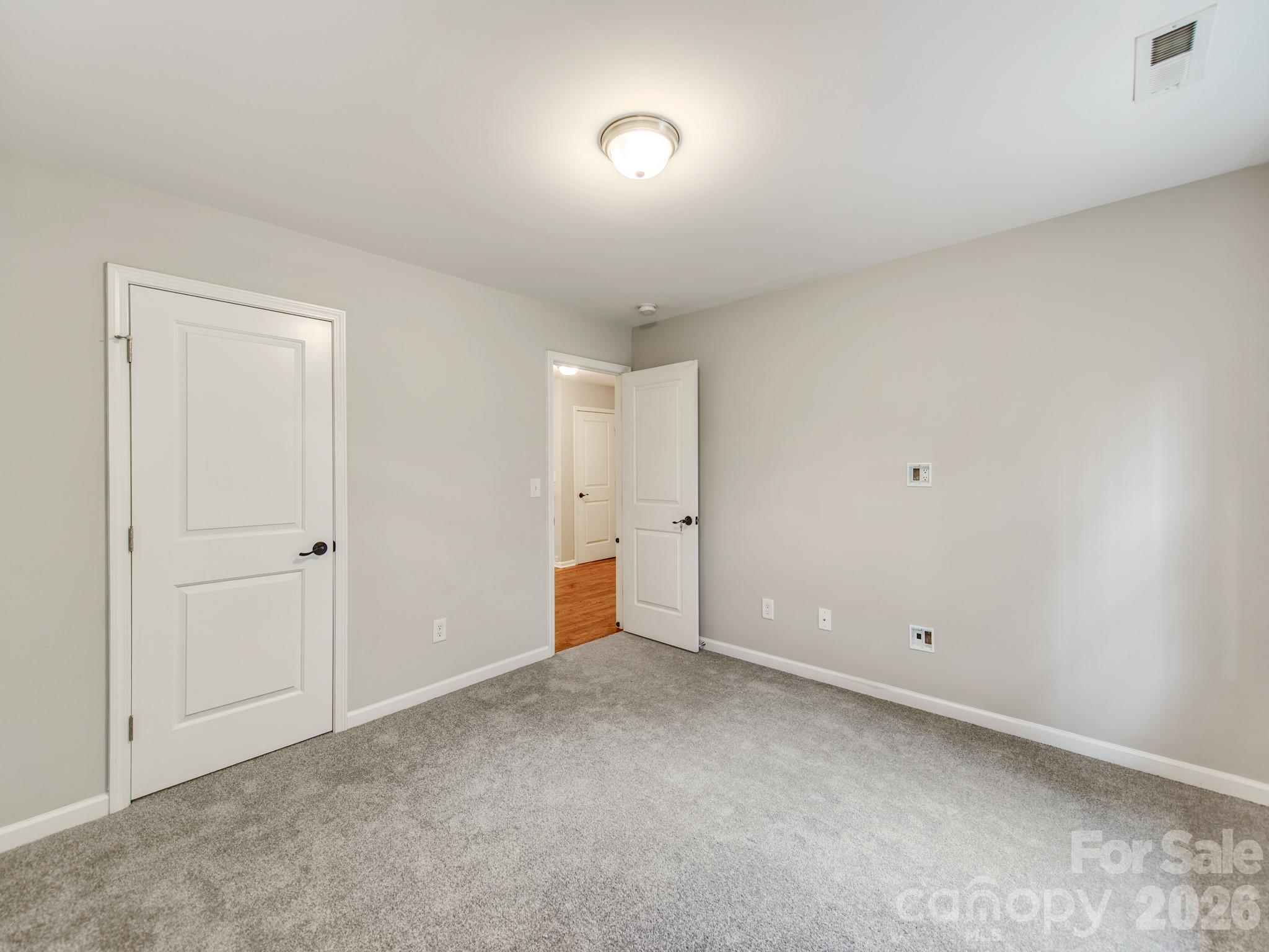 3021 Cresthill Drive Property Photo 29