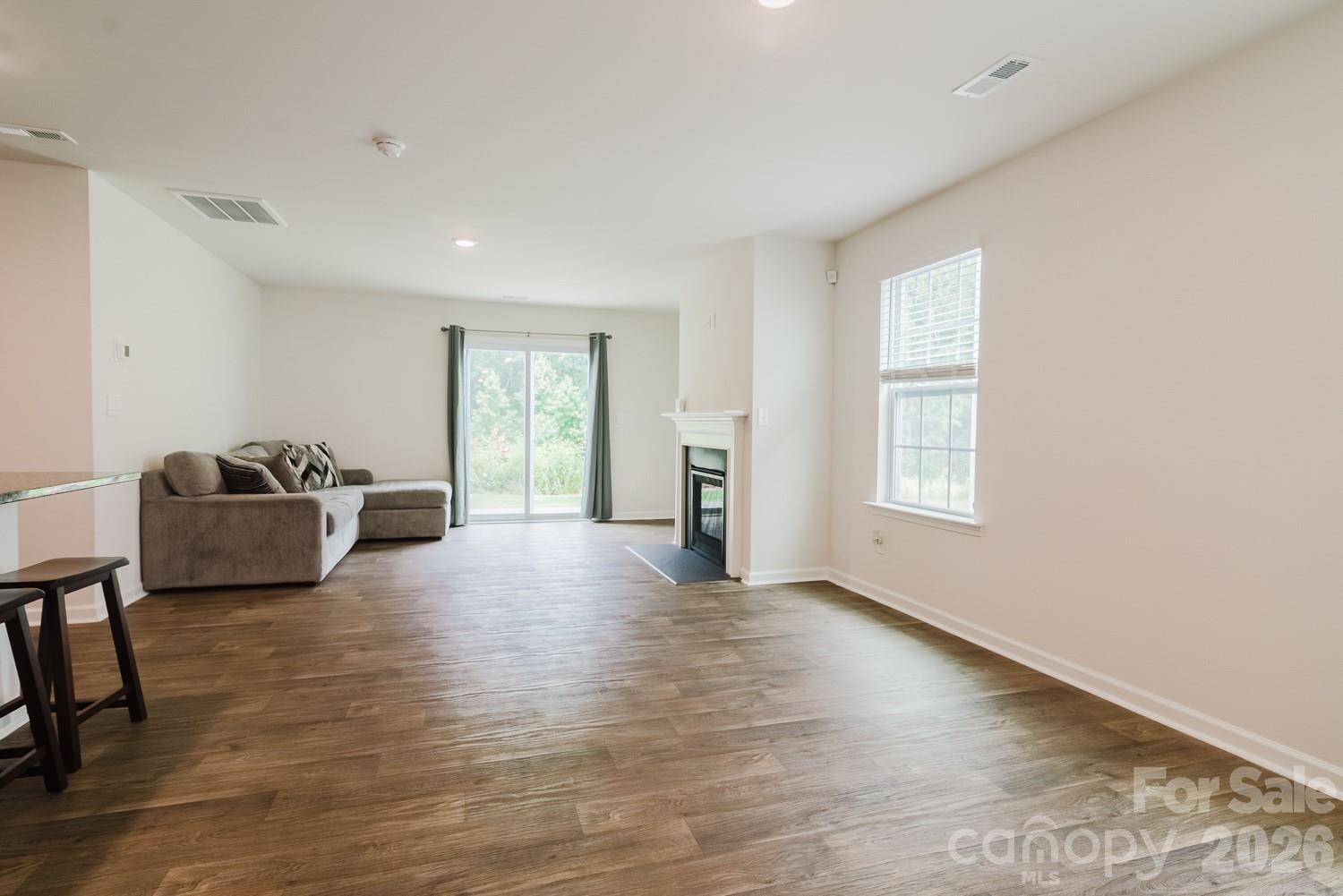 2226 Redstone Drive Property Photo 4