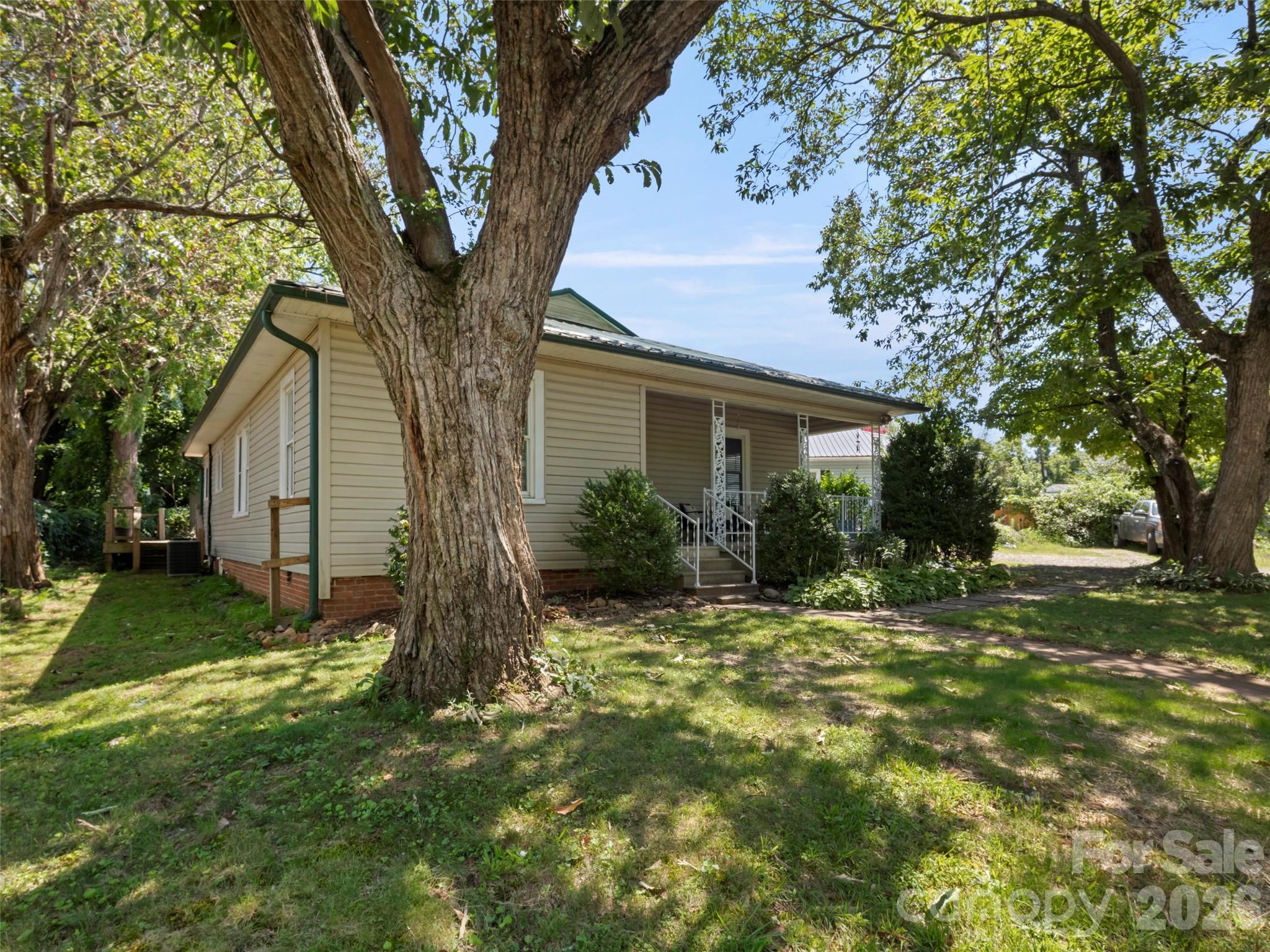 122 Edwards Avenue Property Photo 4
