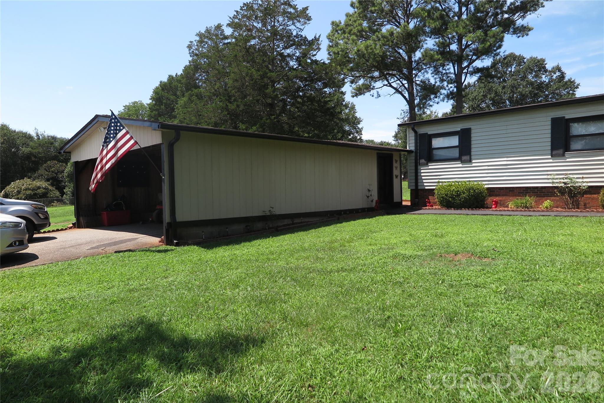 1042 Bexley Lane Property Photo 2