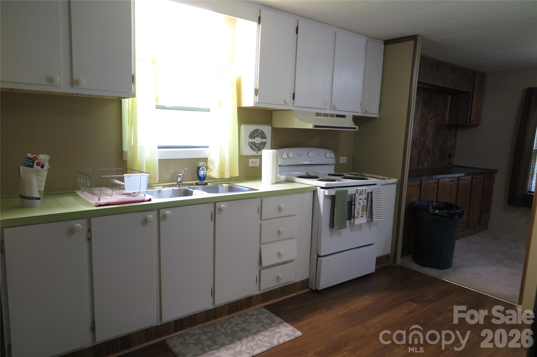 1042 Bexley Lane Property Photo 5