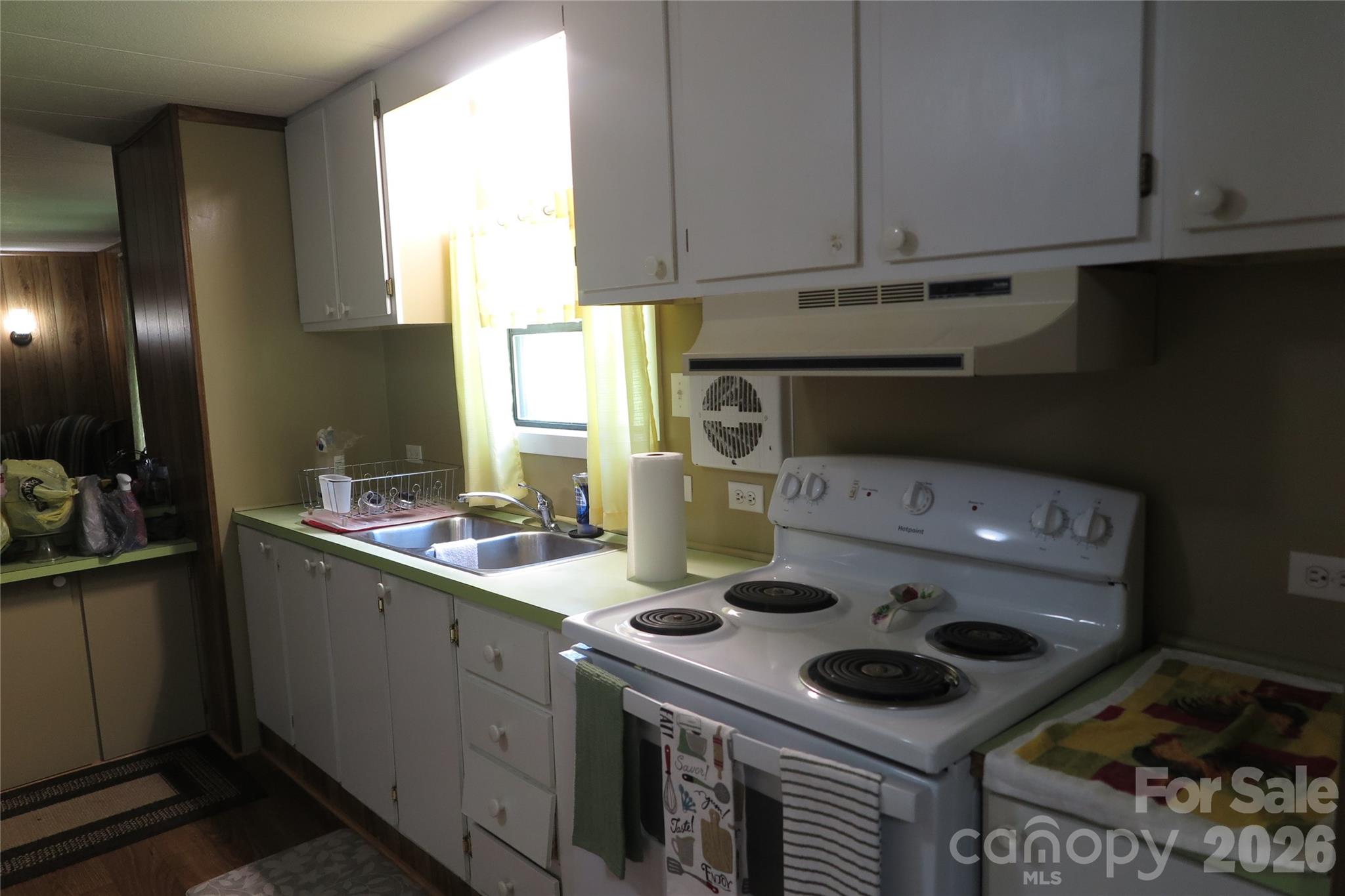 1042 Bexley Lane Property Photo 12