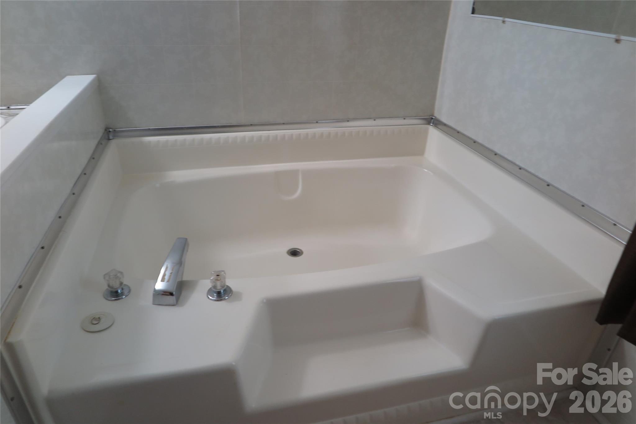 1042 Bexley Lane Property Photo 17