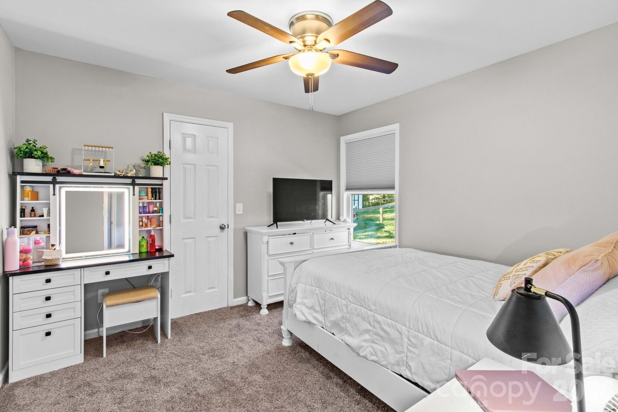 1160 Roberts Street Property Photo 29