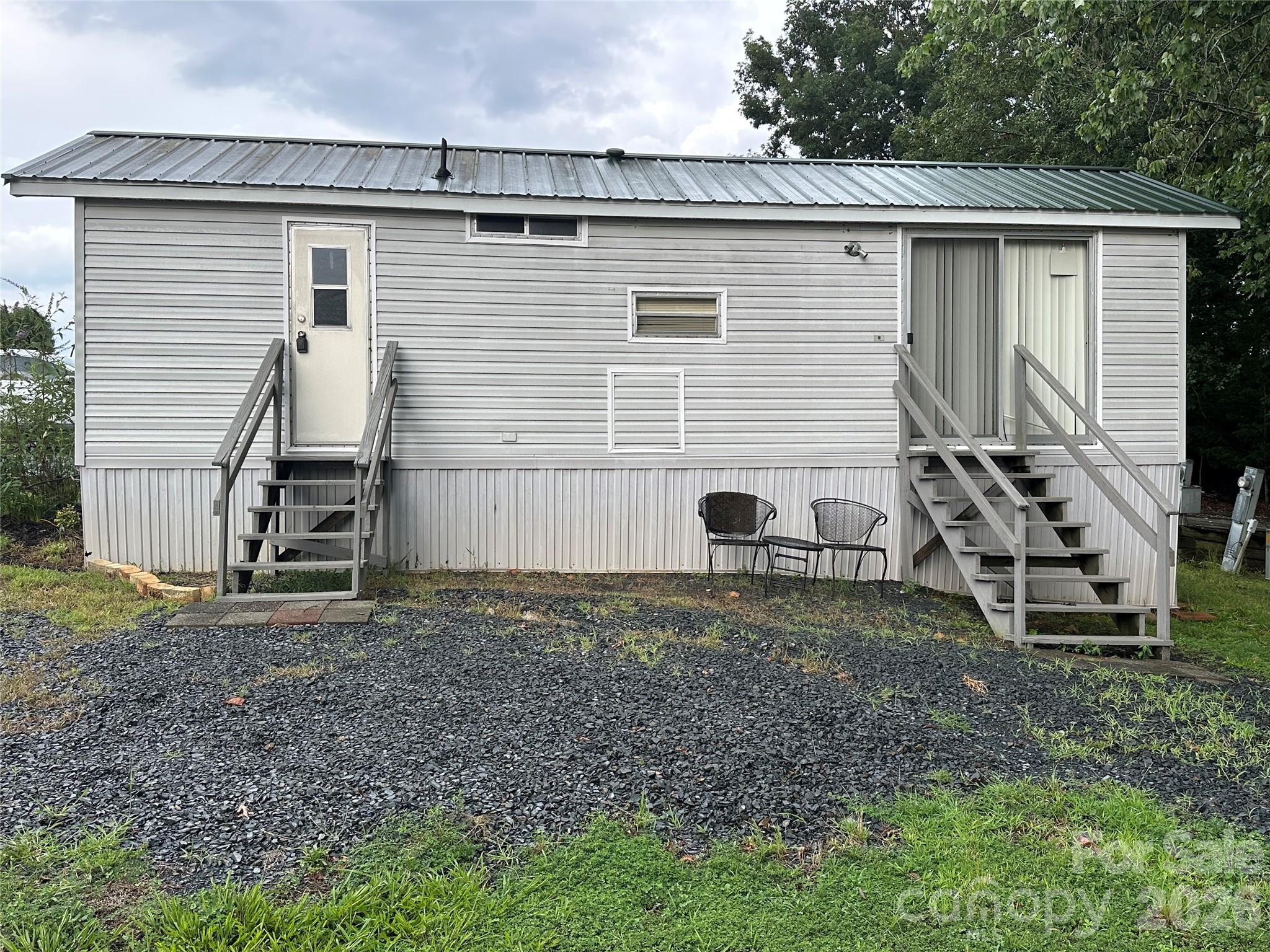 109 Hummingbird Circle Property Photo 3