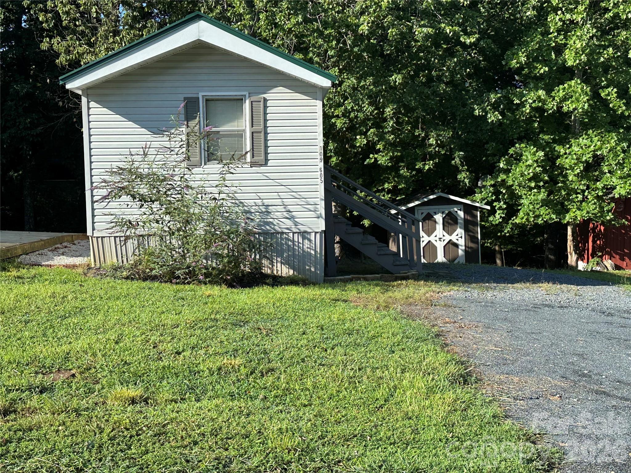 109 Hummingbird Circle Property Photo 24