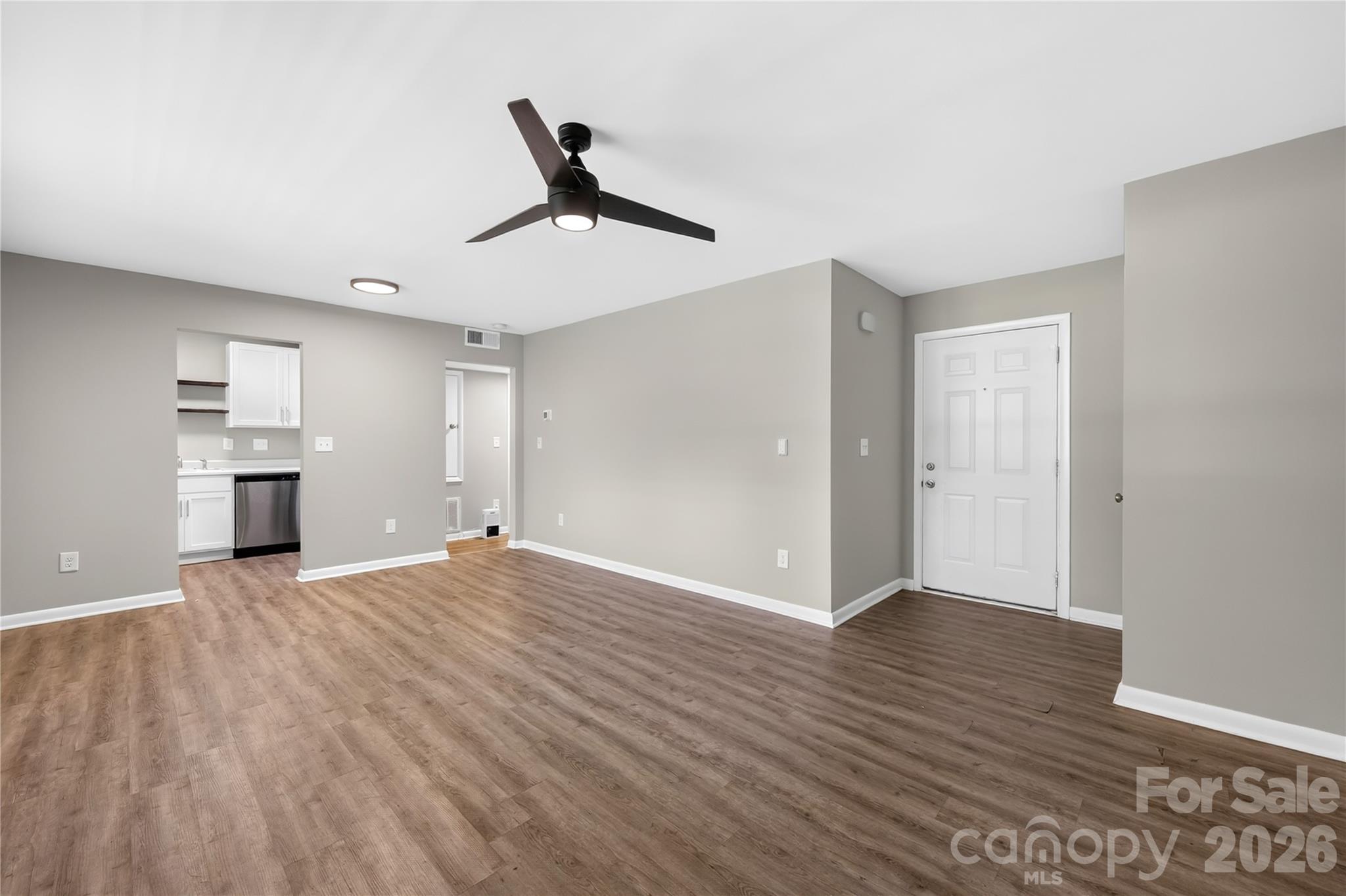 4605 Coronado Drive N Property Photo 4