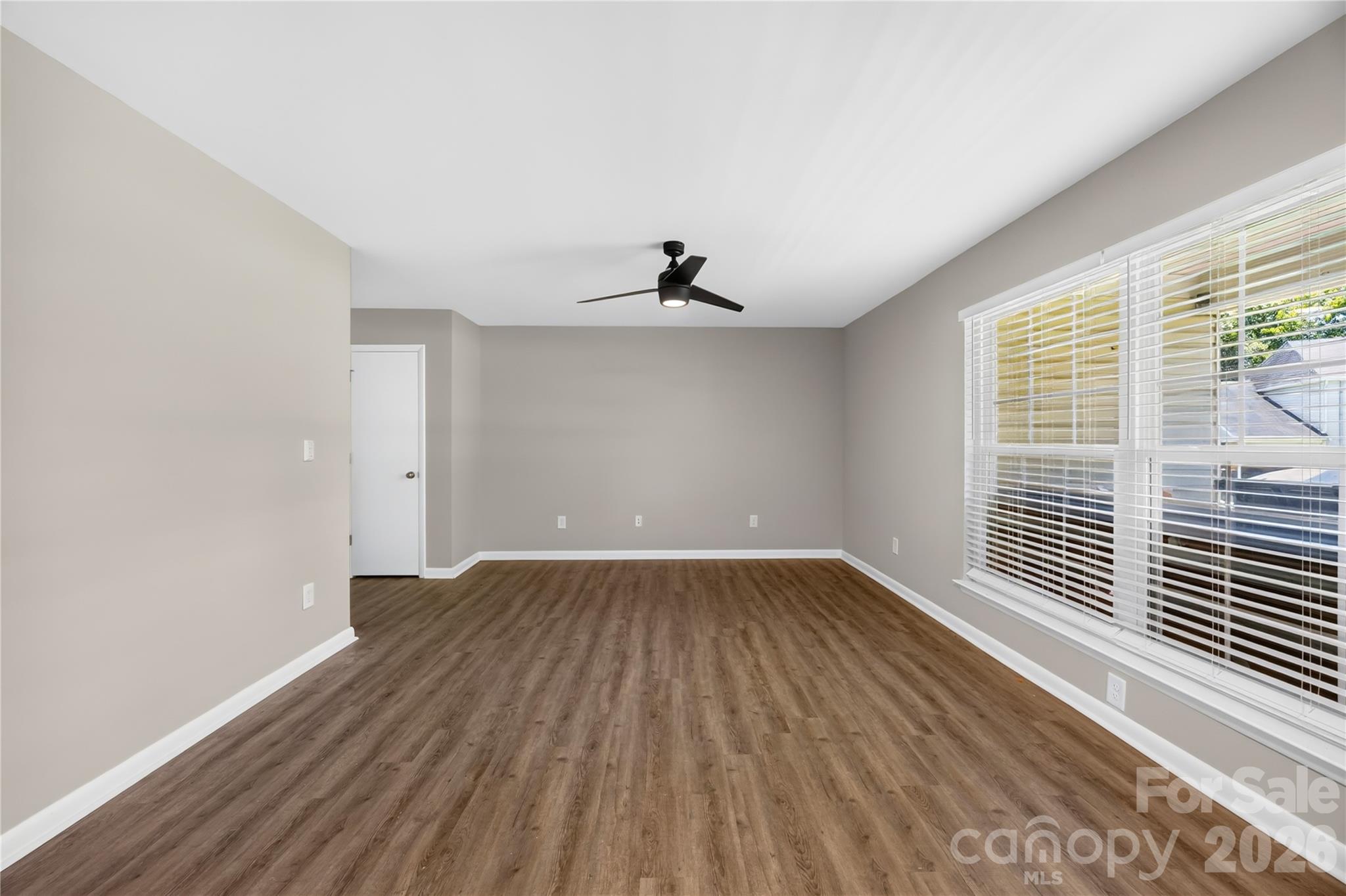 4605 Coronado Drive N Property Photo 5