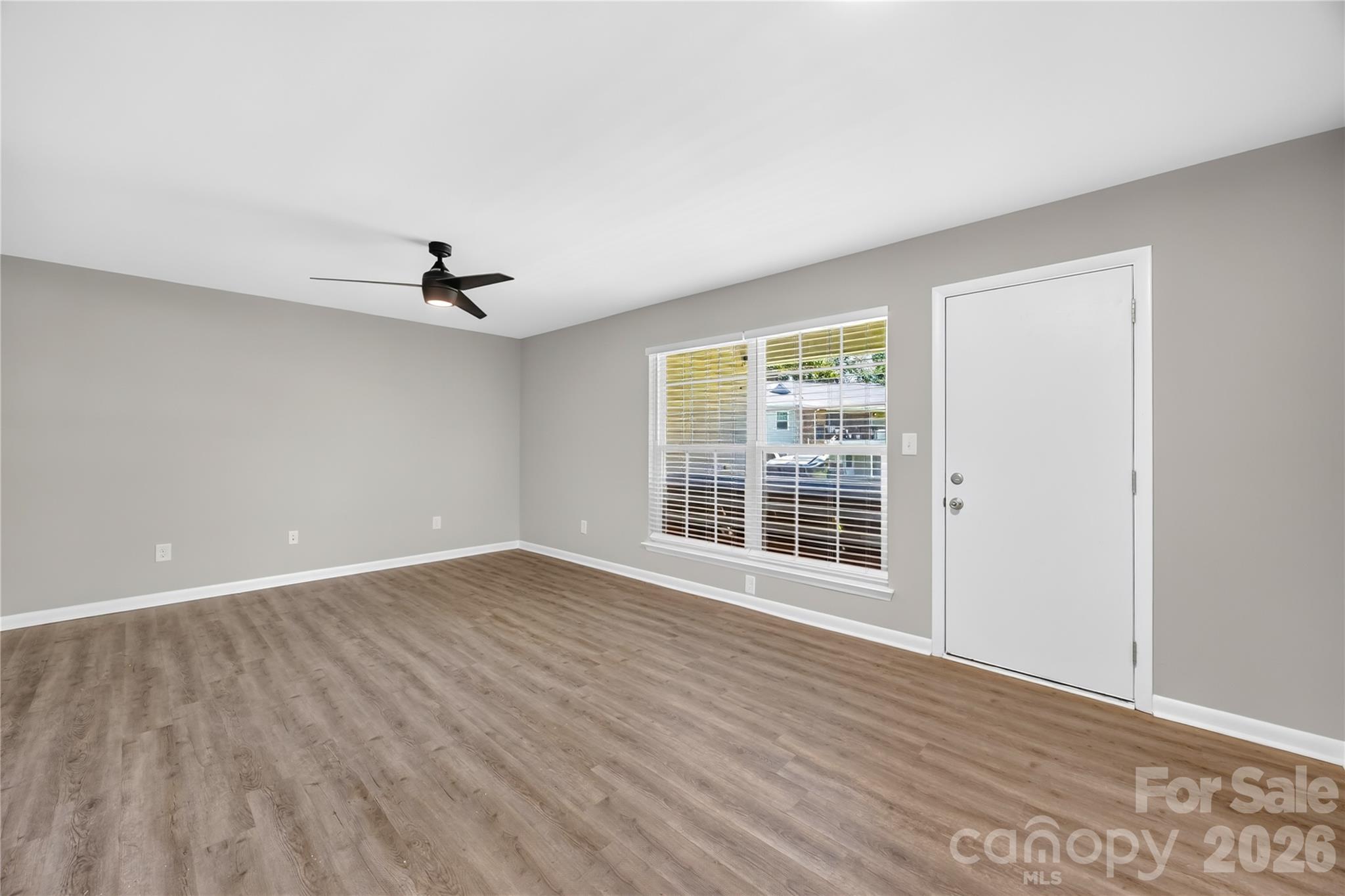 4605 Coronado Drive N Property Photo 6