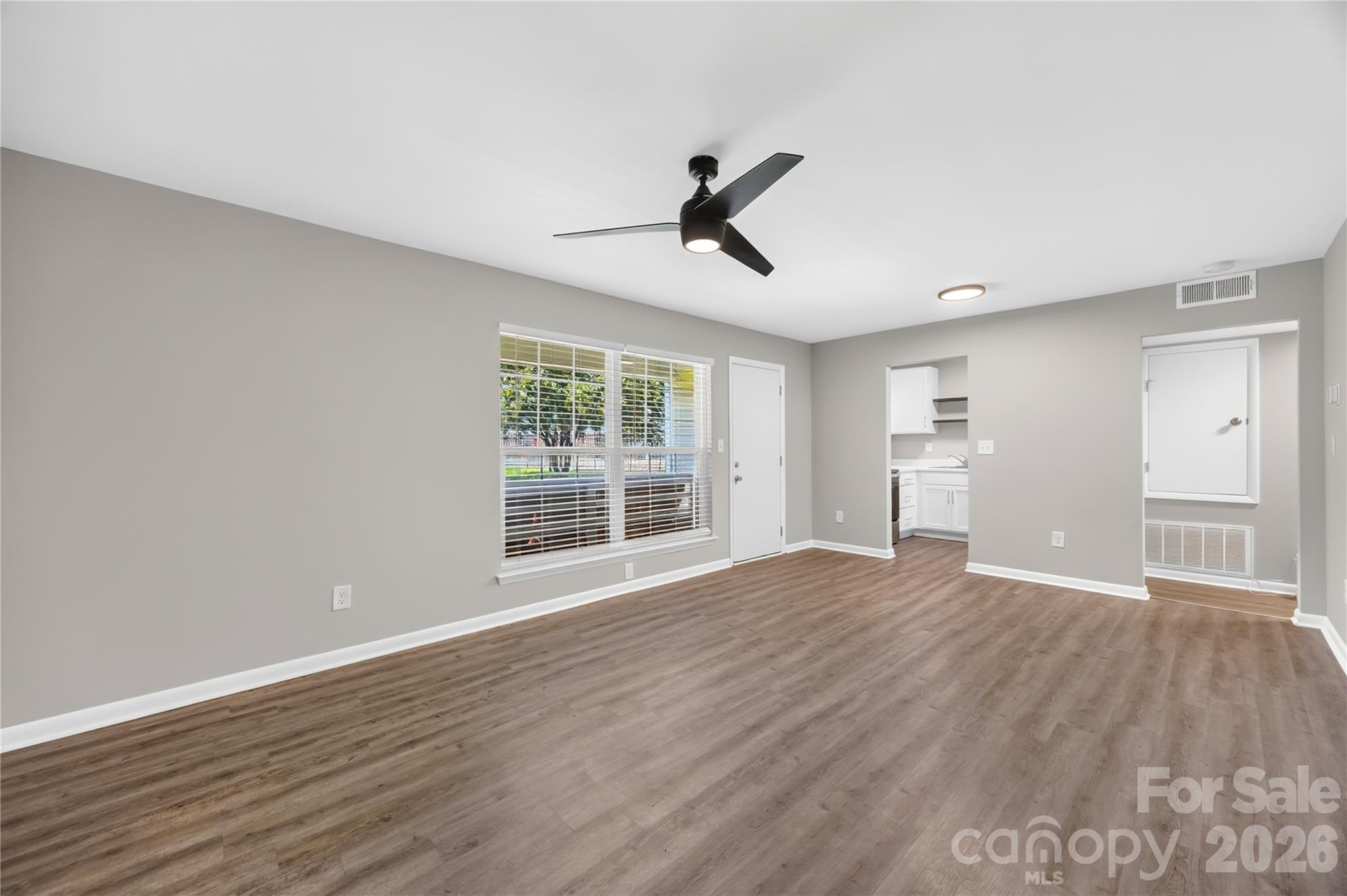 4605 Coronado Drive N Property Photo 8
