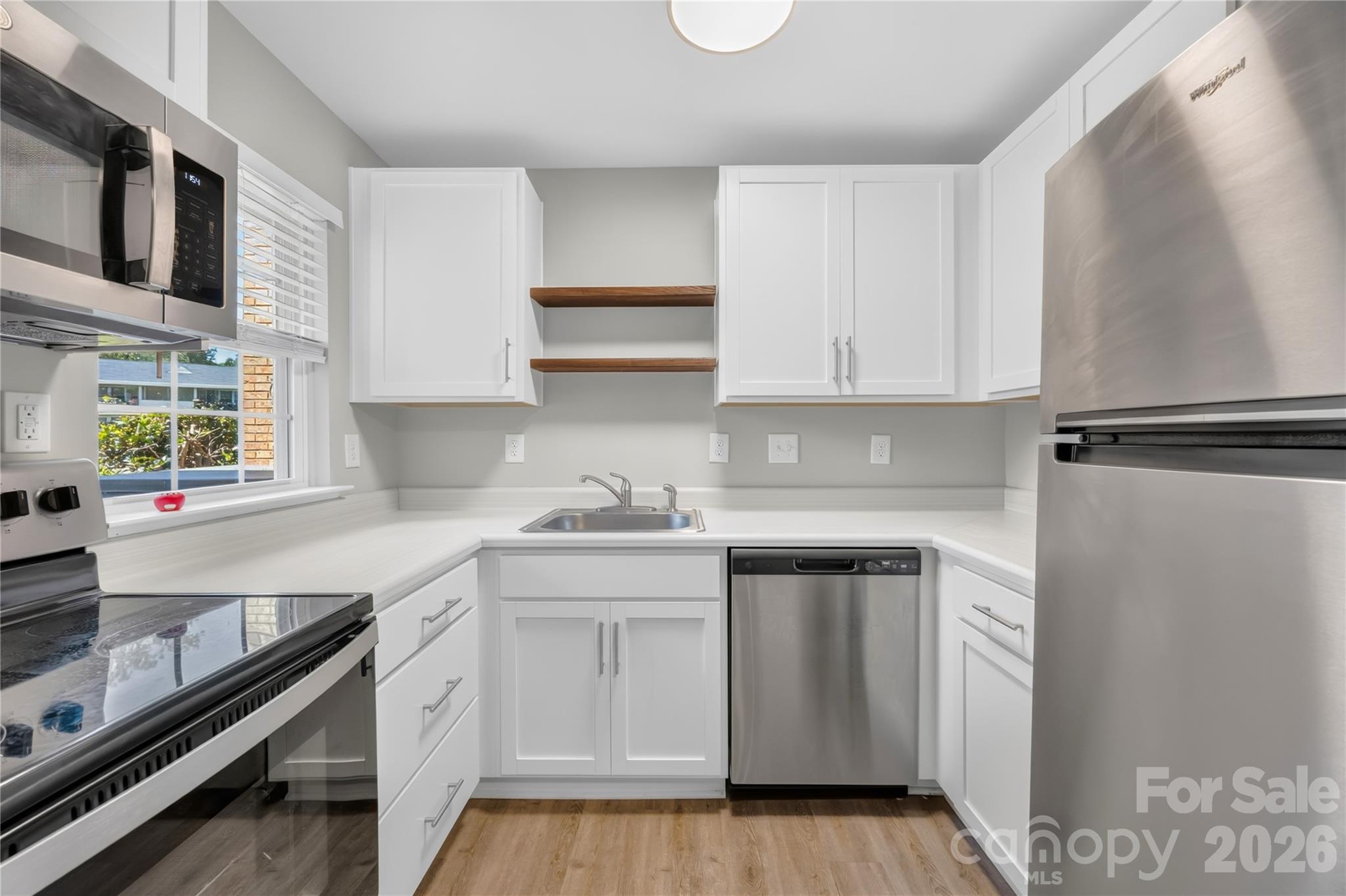 4605 Coronado Drive N Property Photo 9