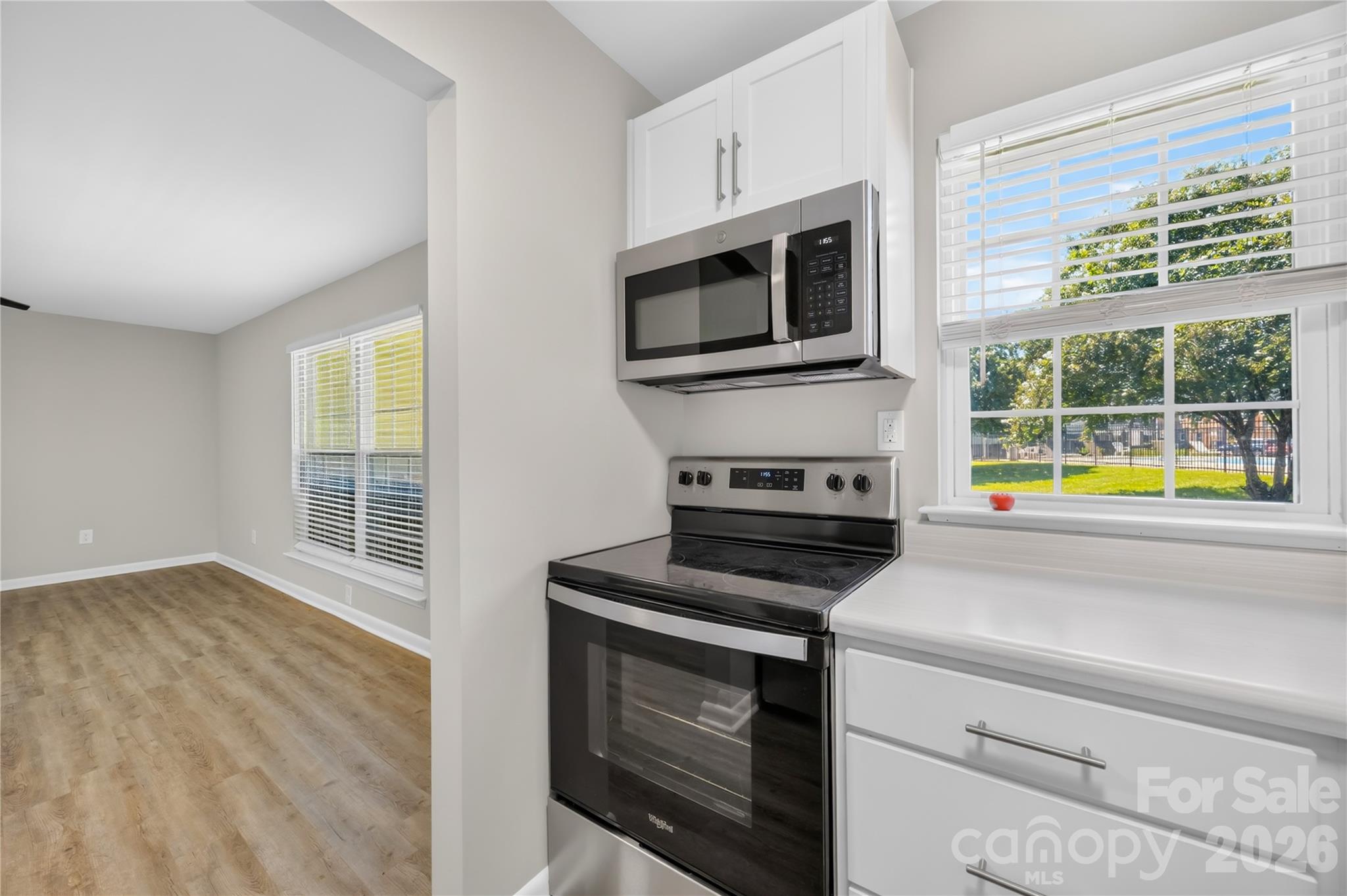 4605 Coronado Drive N Property Photo 11
