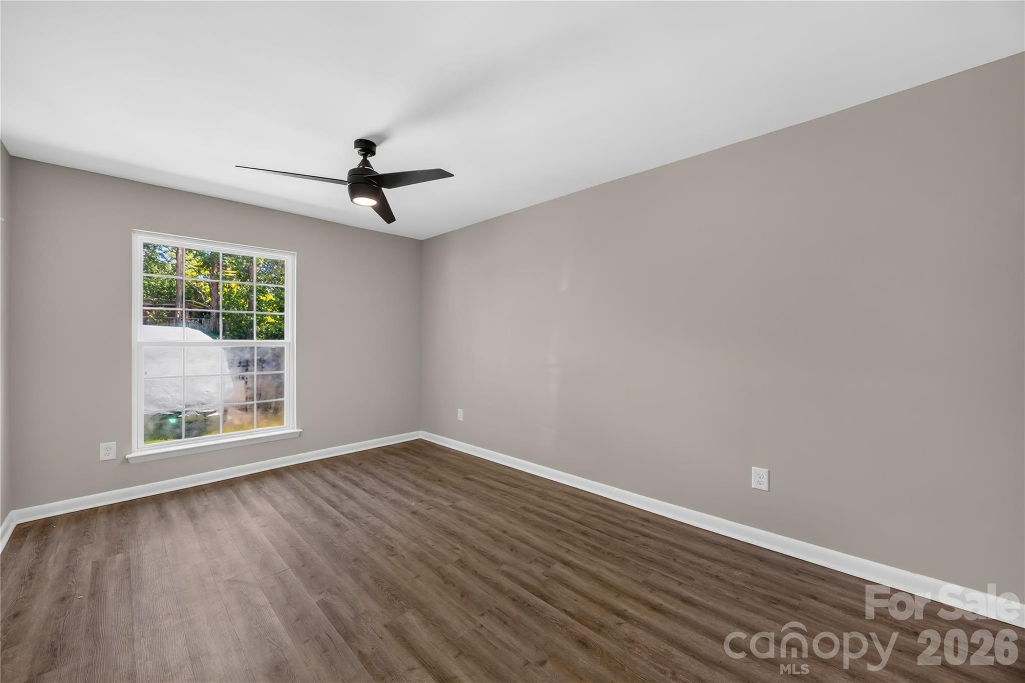 4605 Coronado Drive N Property Photo 12