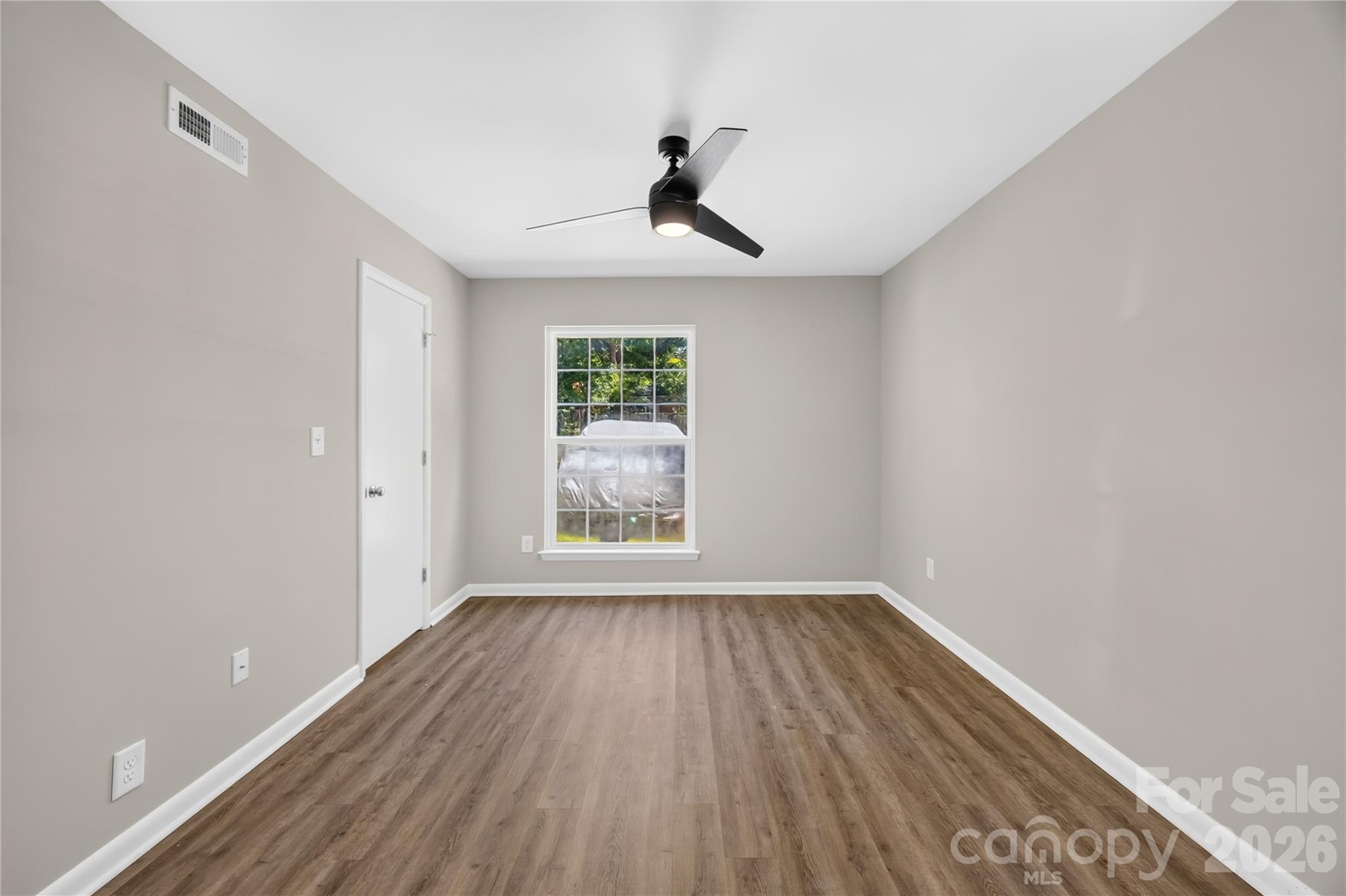 4605 Coronado Drive N Property Photo 14