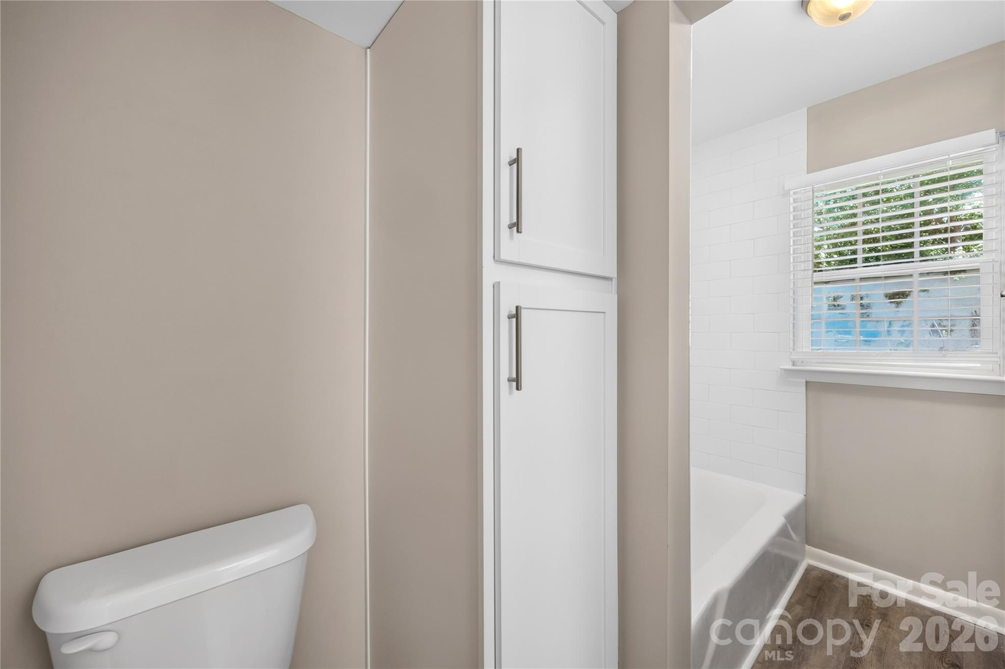 4605 Coronado Drive N Property Photo 17
