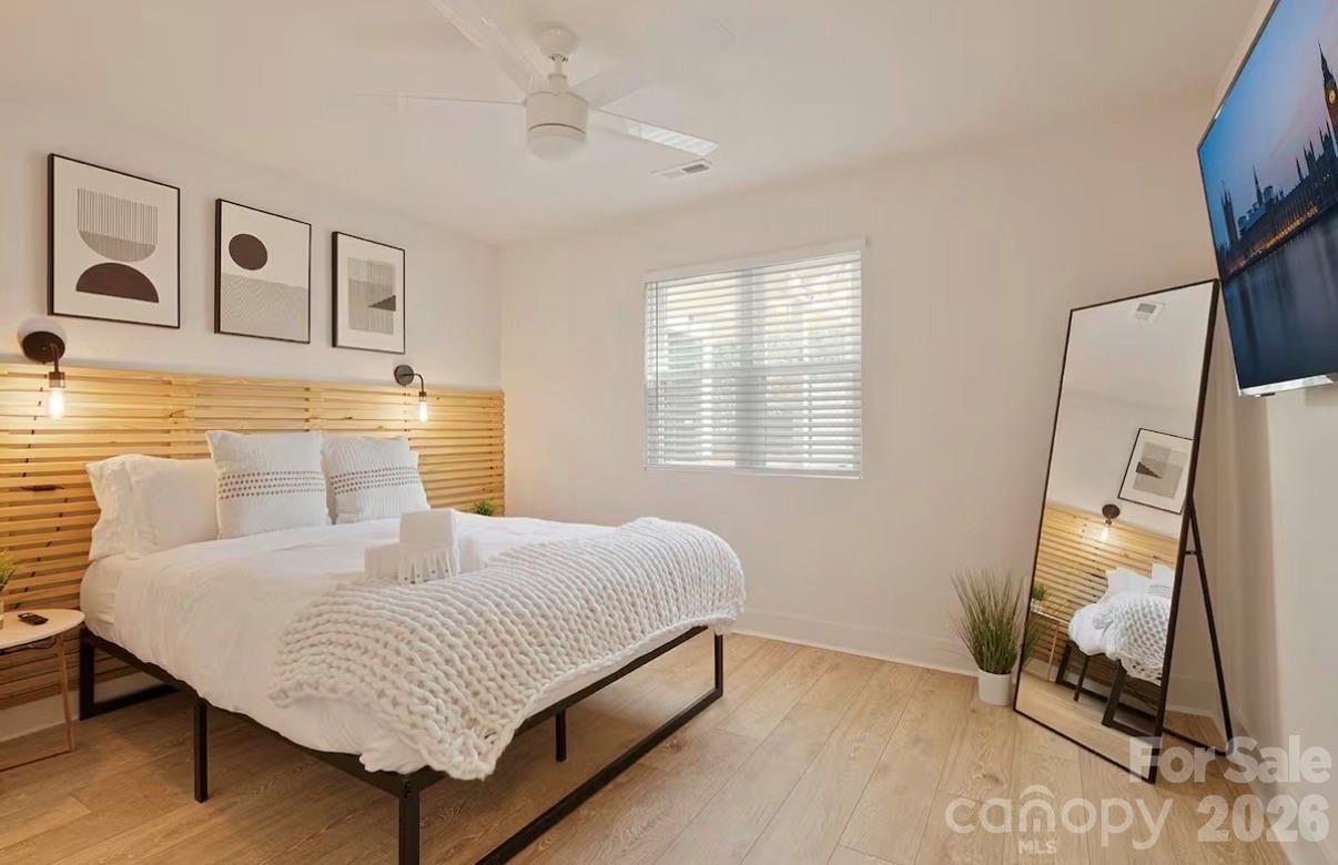 1321/1323 Richmond Place Property Photo 8