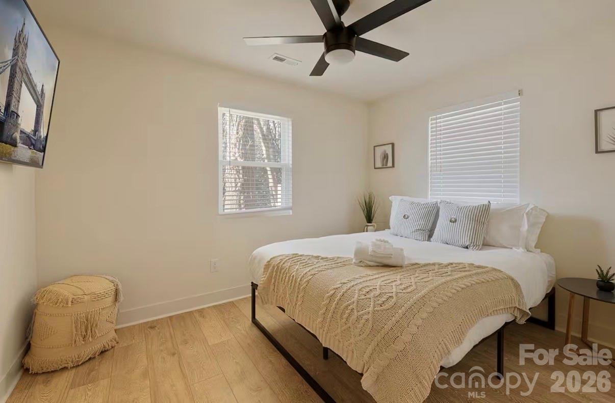 1321/1323 Richmond Place Property Photo 33