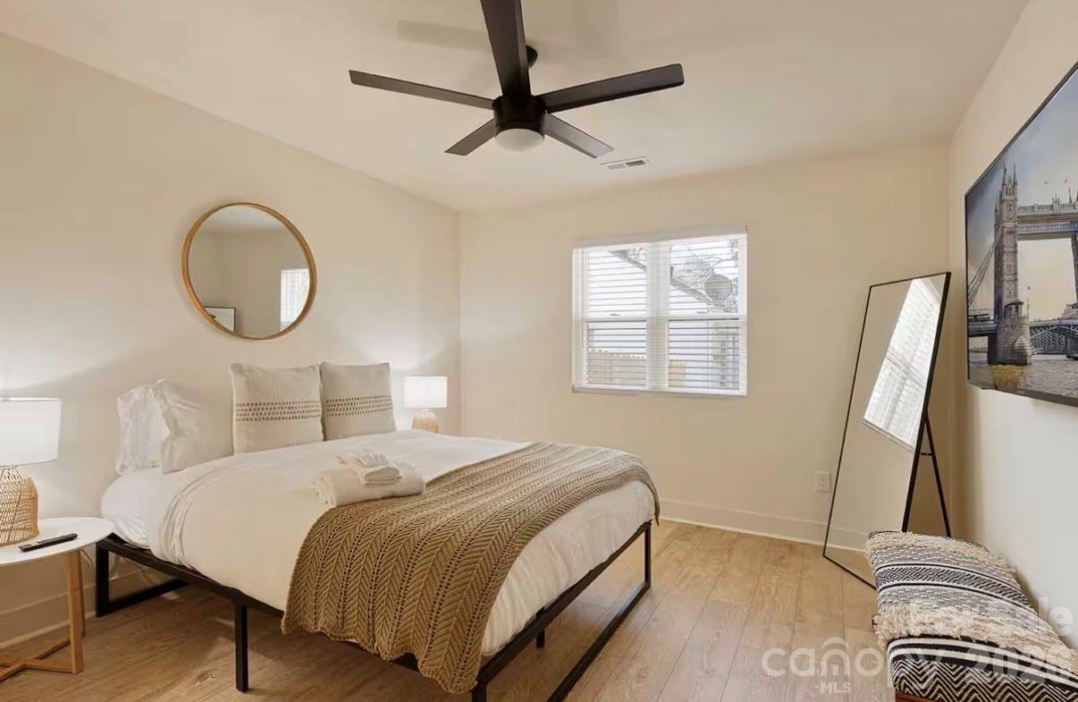 1321/1323 Richmond Place Property Photo 35