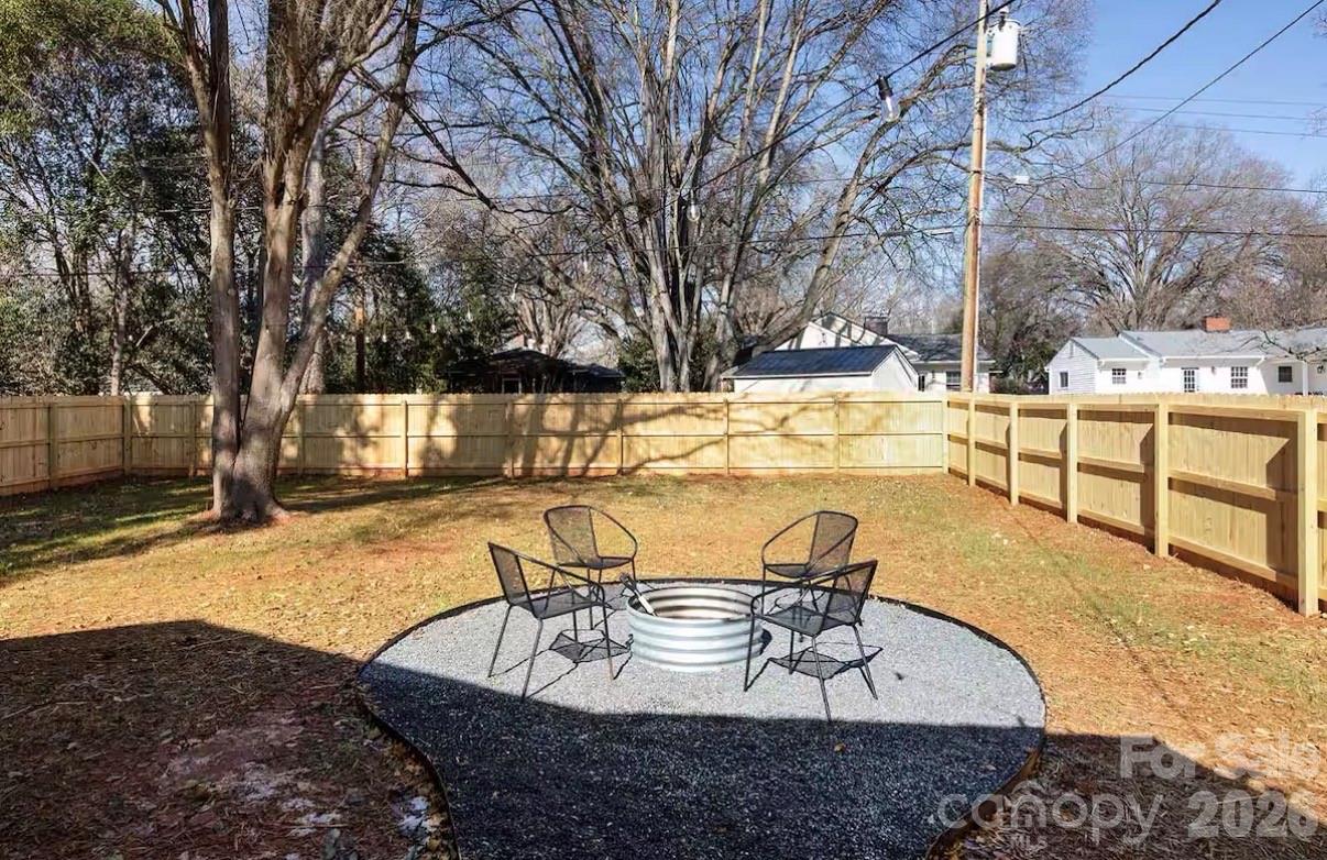 1321/1323 Richmond Place Property Photo 40