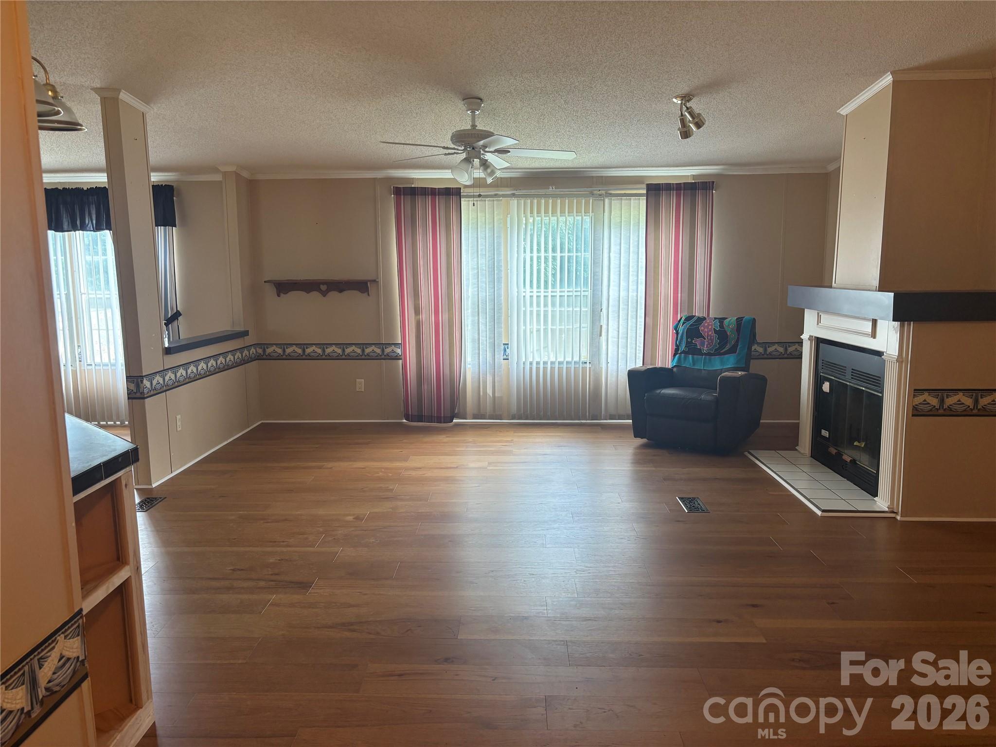 3557 Gladden Drive Property Photo 13