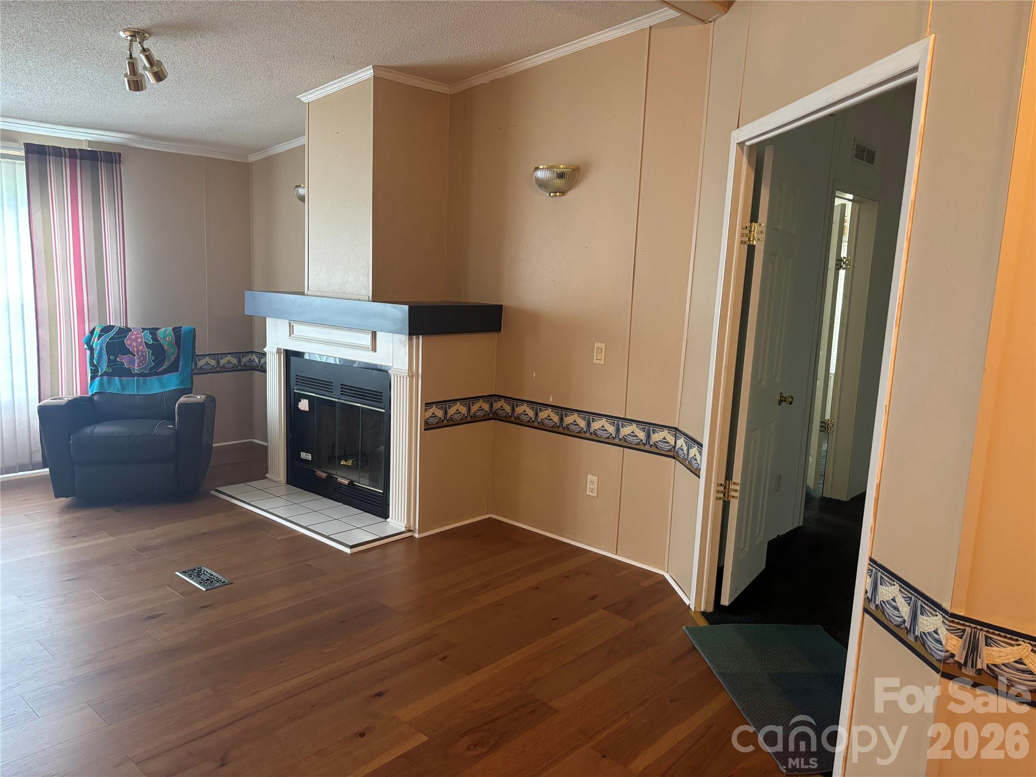 3557 Gladden Drive Property Photo 14