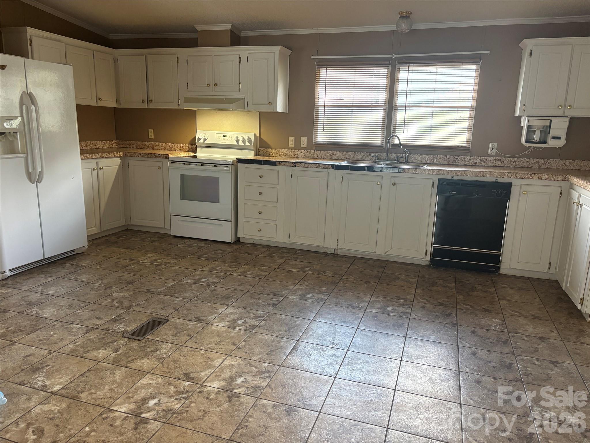 3557 Gladden Drive Property Photo 19