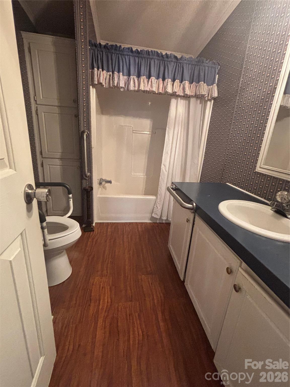 3557 Gladden Drive Property Photo 21