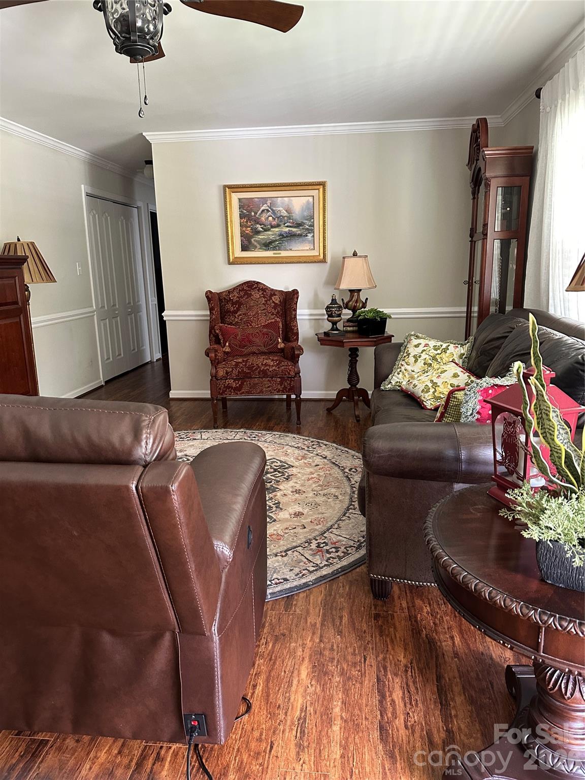 33 Railroad Avenue Property Photo 5