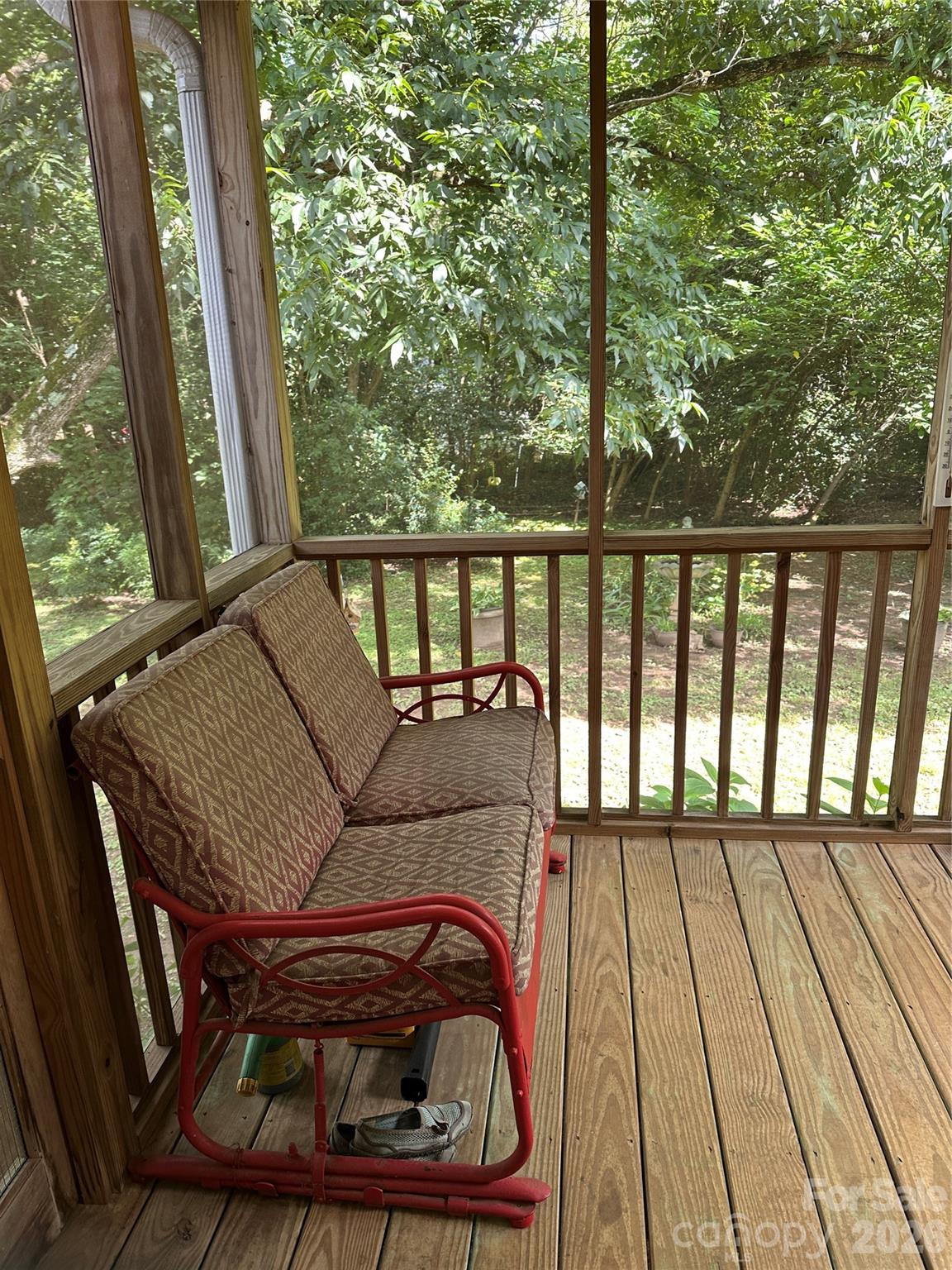 33 Railroad Avenue Property Photo 14