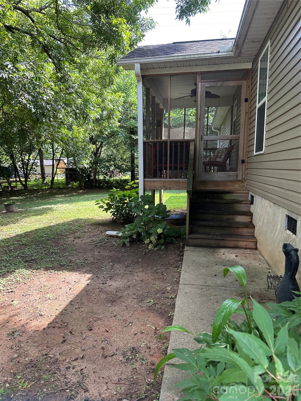 33 Railroad Avenue Property Photo 15