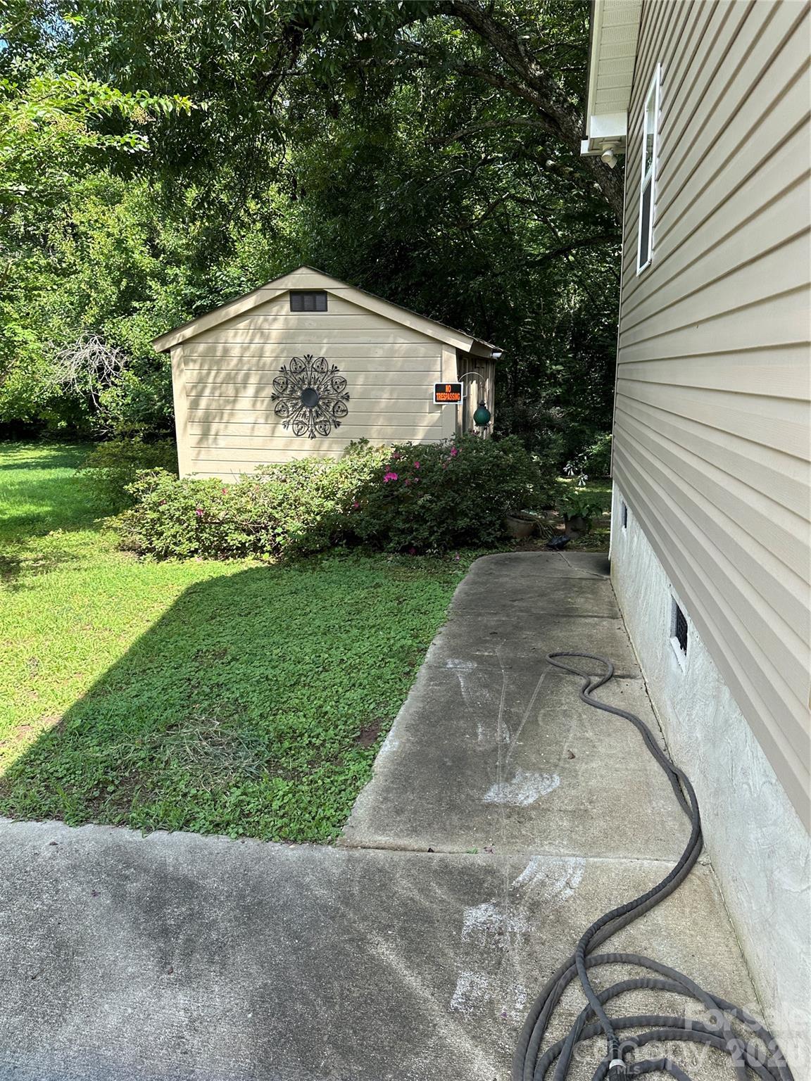 33 Railroad Avenue Property Photo 16