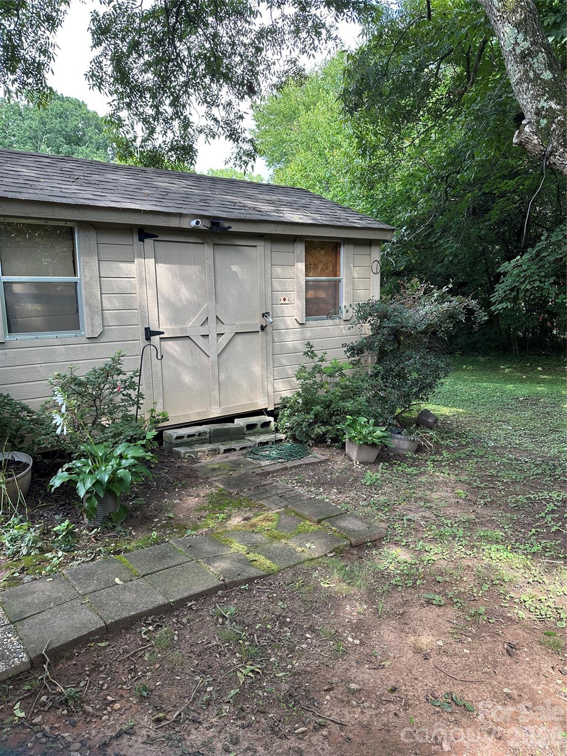 33 Railroad Avenue Property Photo 18