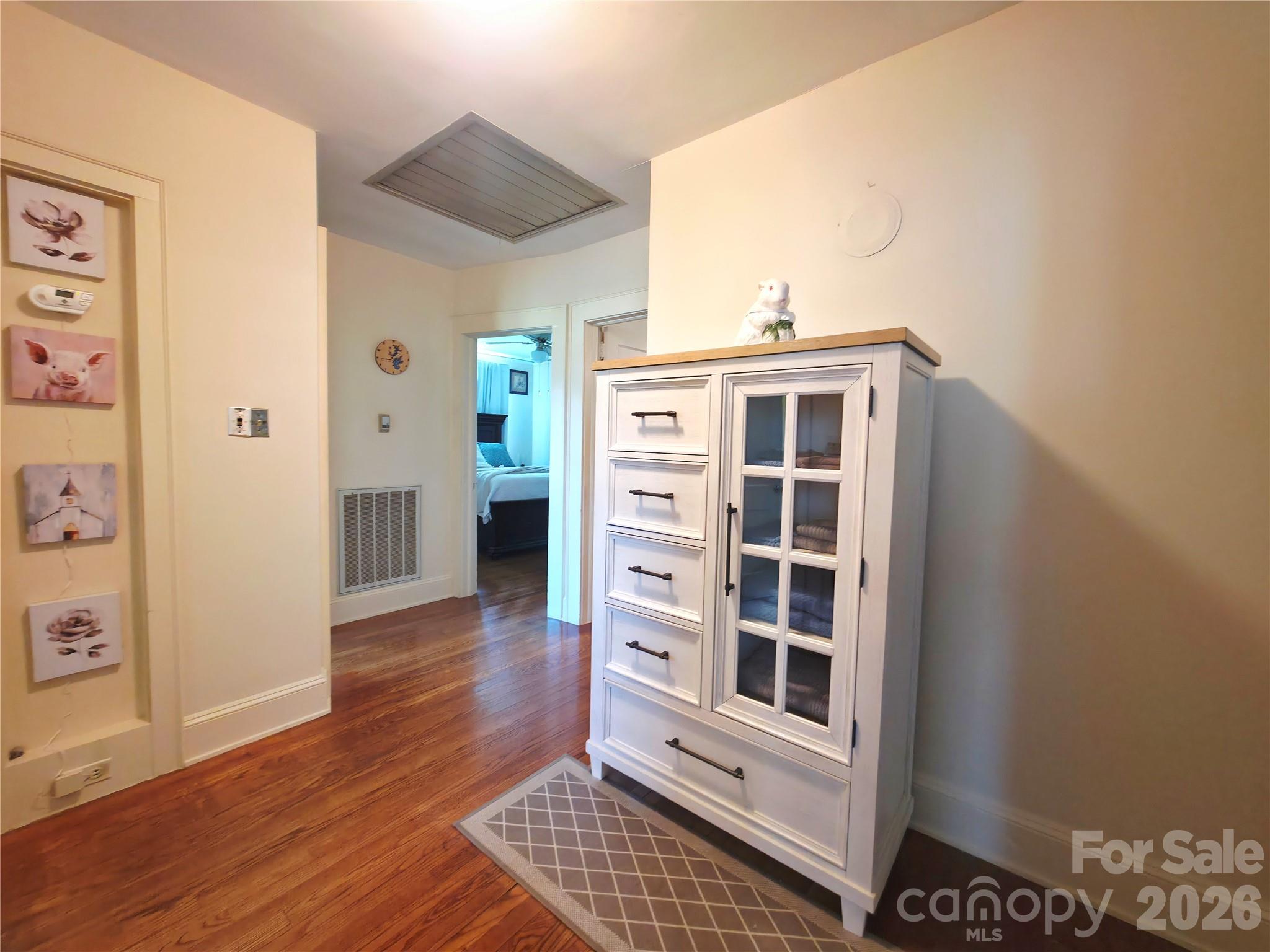 1106 N Main Street Property Photo 17