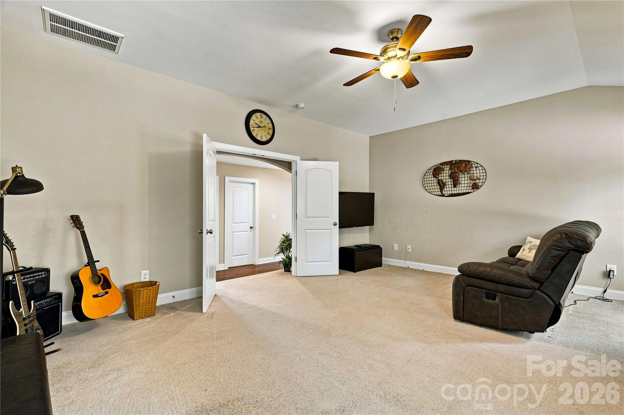 109 Athens Court Property Photo 33