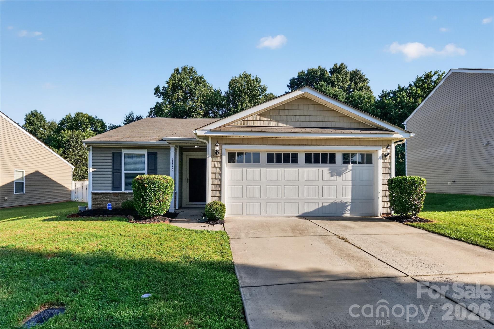1716 White Willow Avenue Property Photo 1