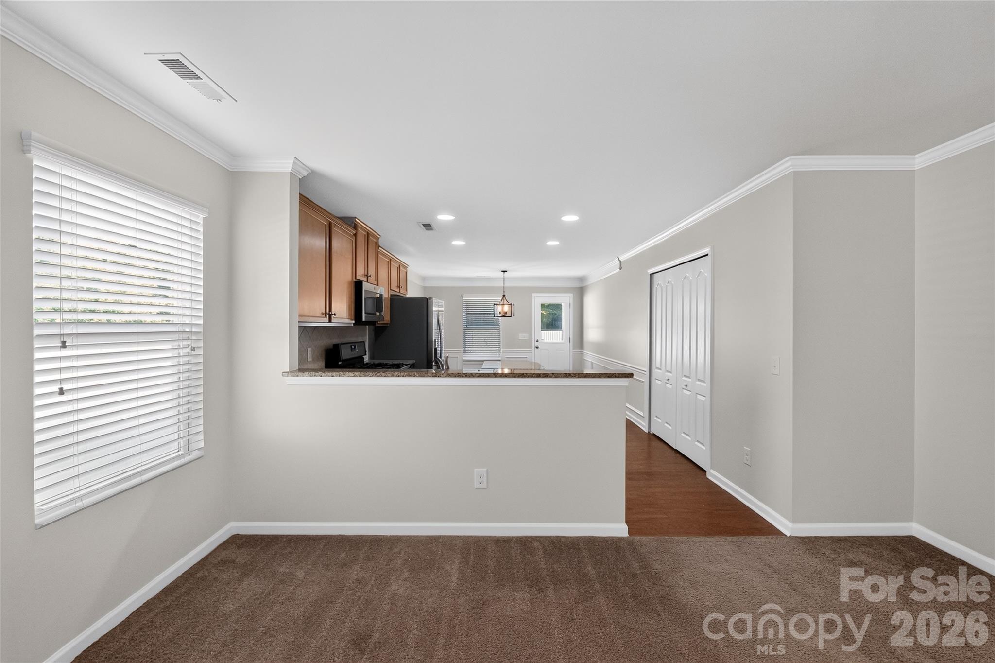 1716 White Willow Avenue Property Photo 3