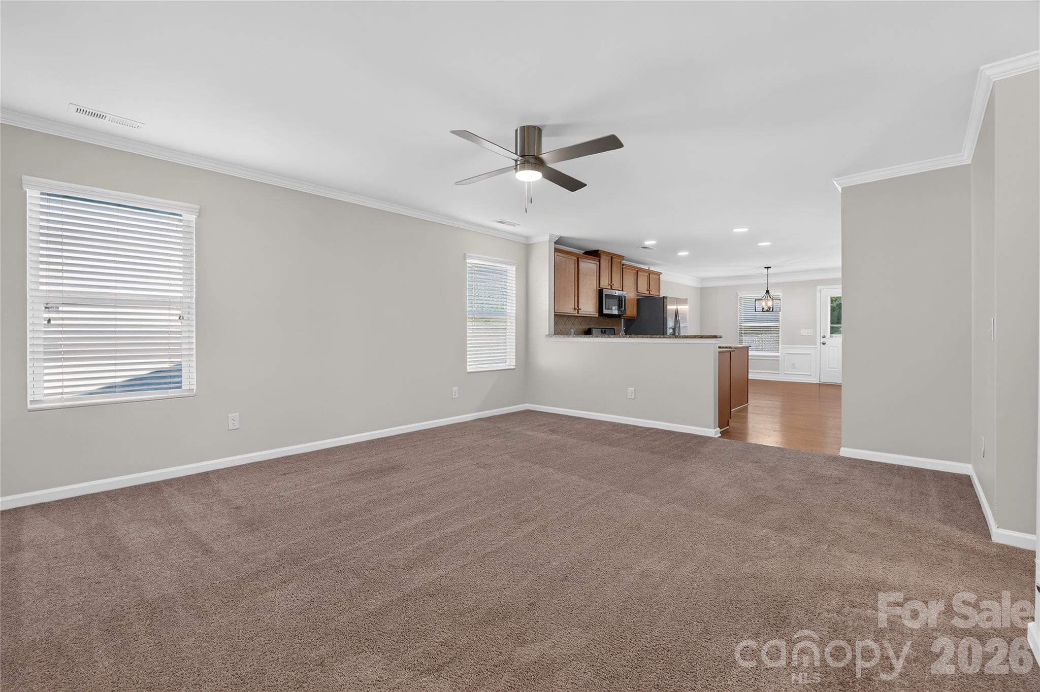 1716 White Willow Avenue Property Photo 4