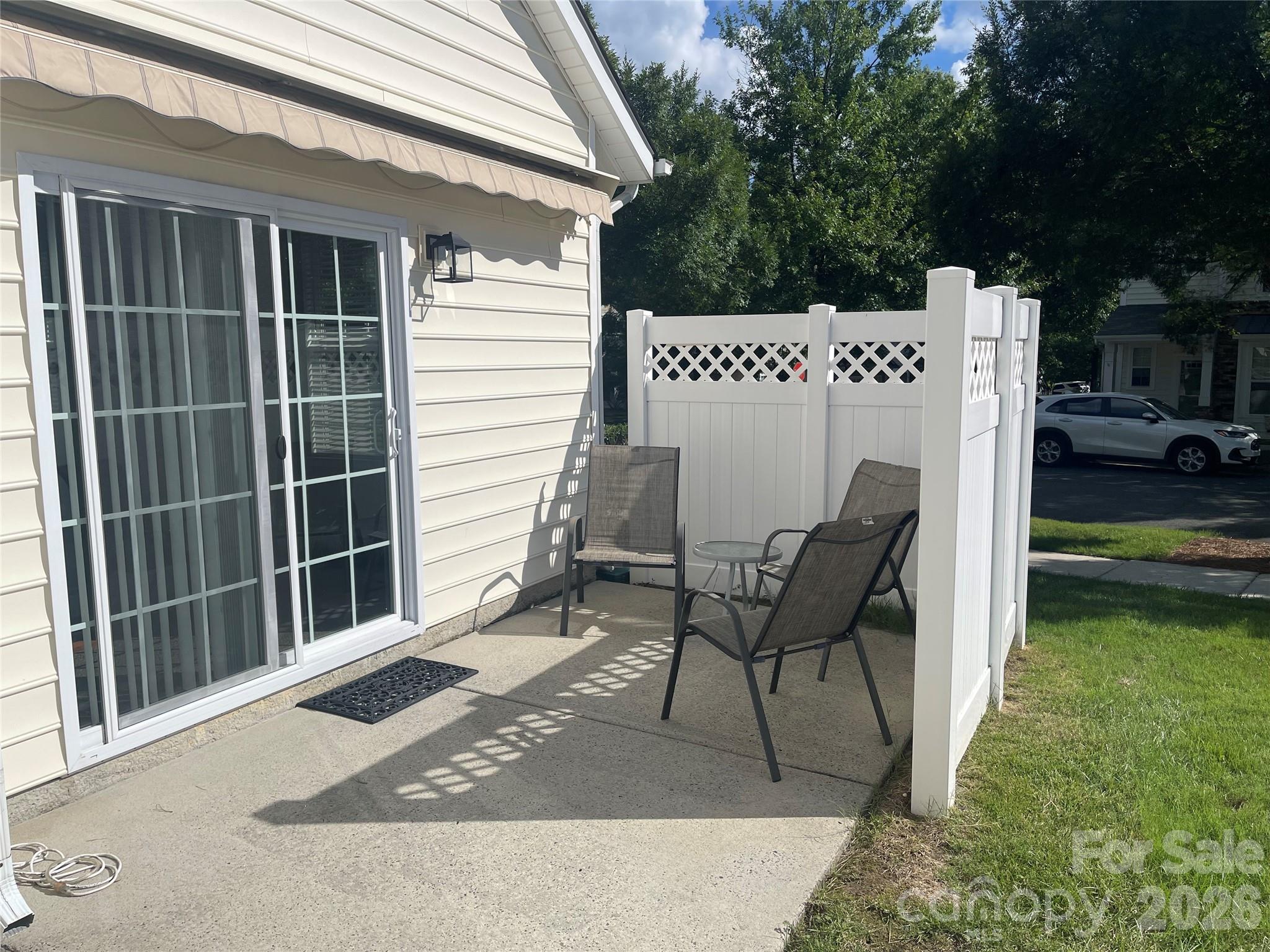 1158 Hammond Drive Property Photo 4