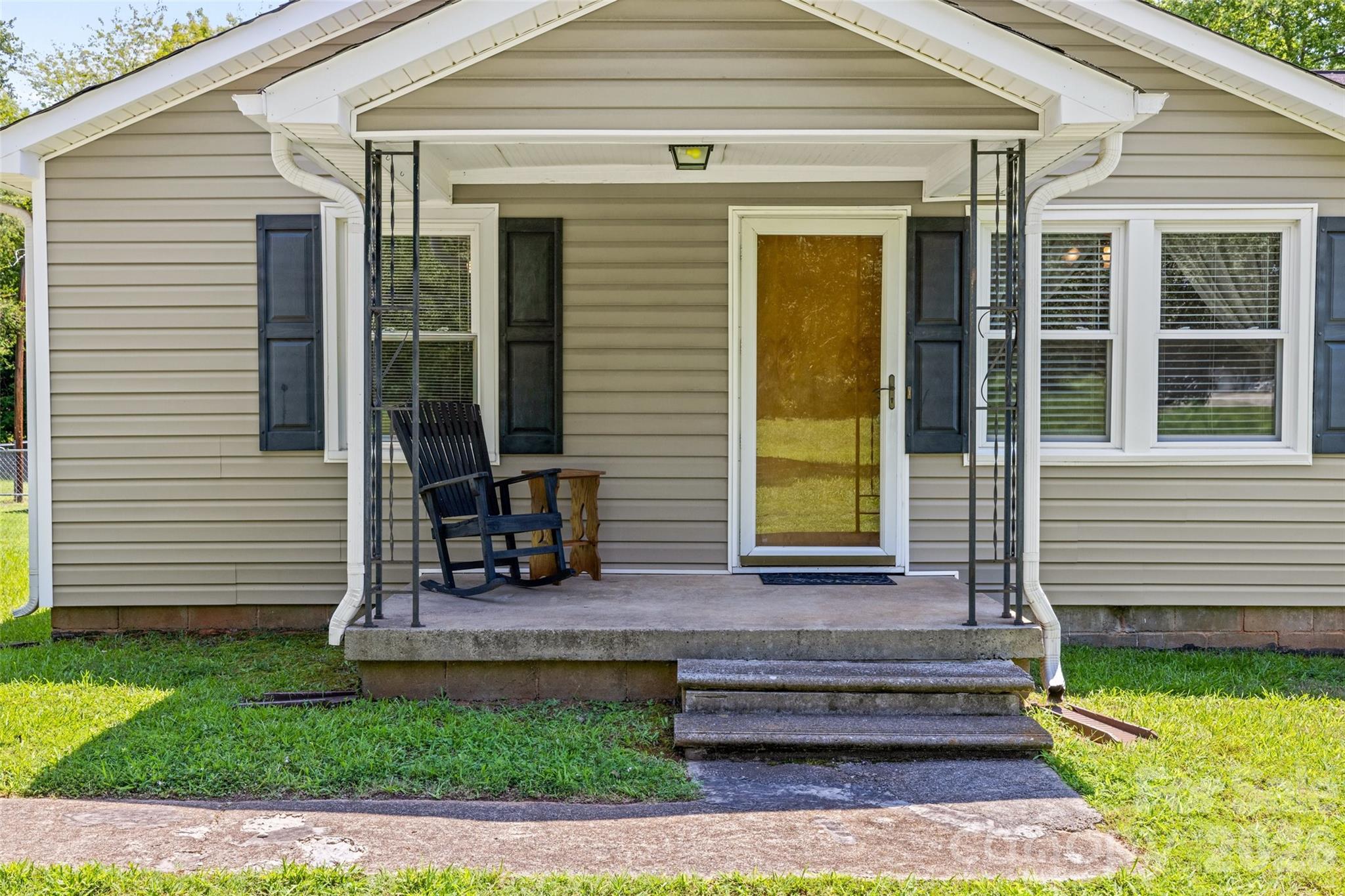 1615 Harris Road Property Photo 2