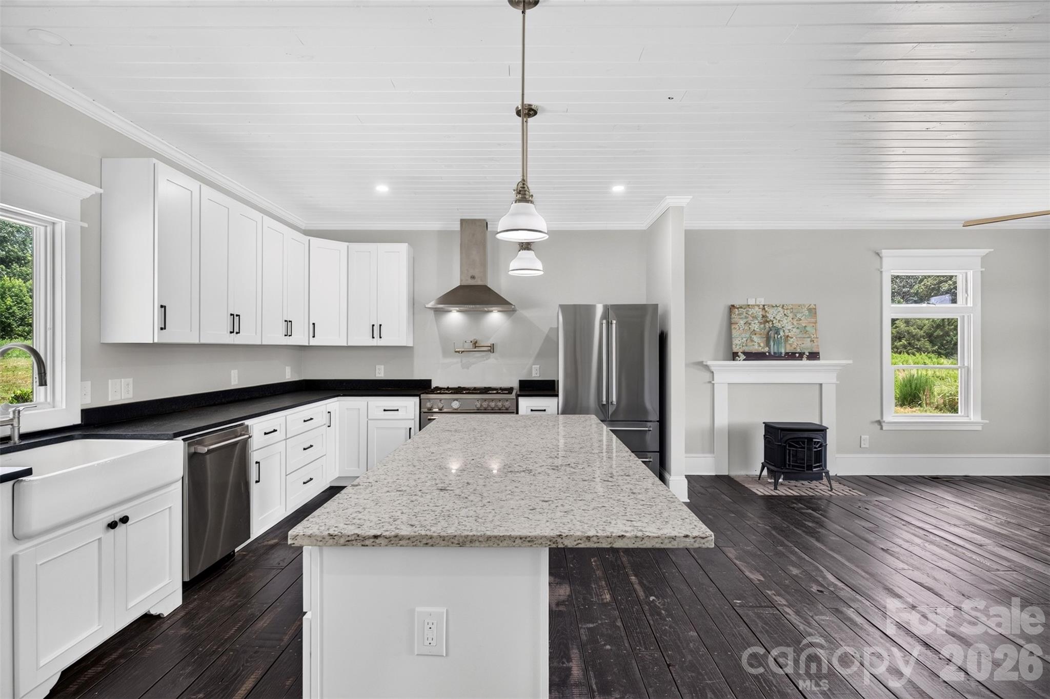 2428 Glade Road Property Photo 11
